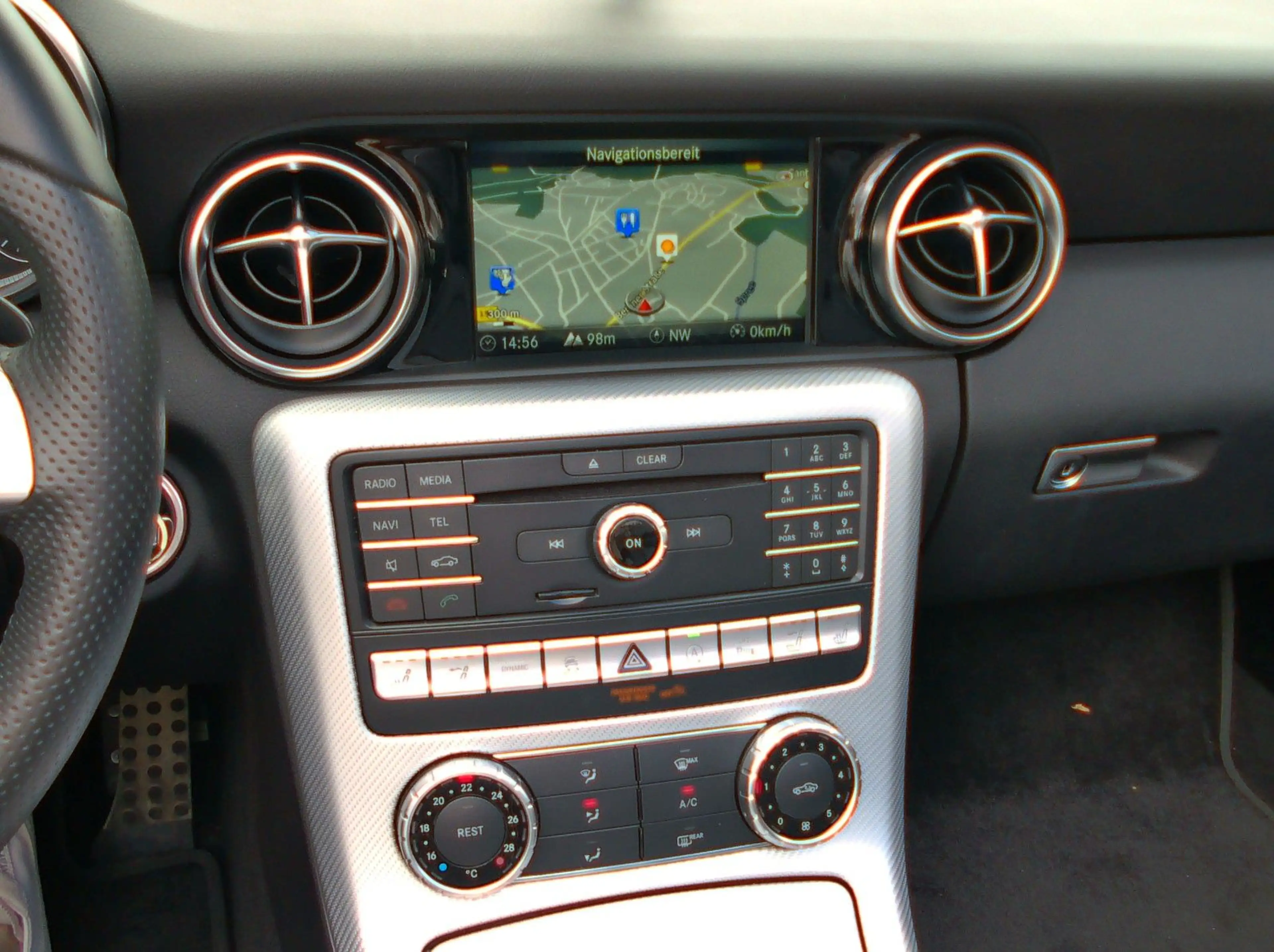 Mercedes-Benz SLC 200 — photo 13