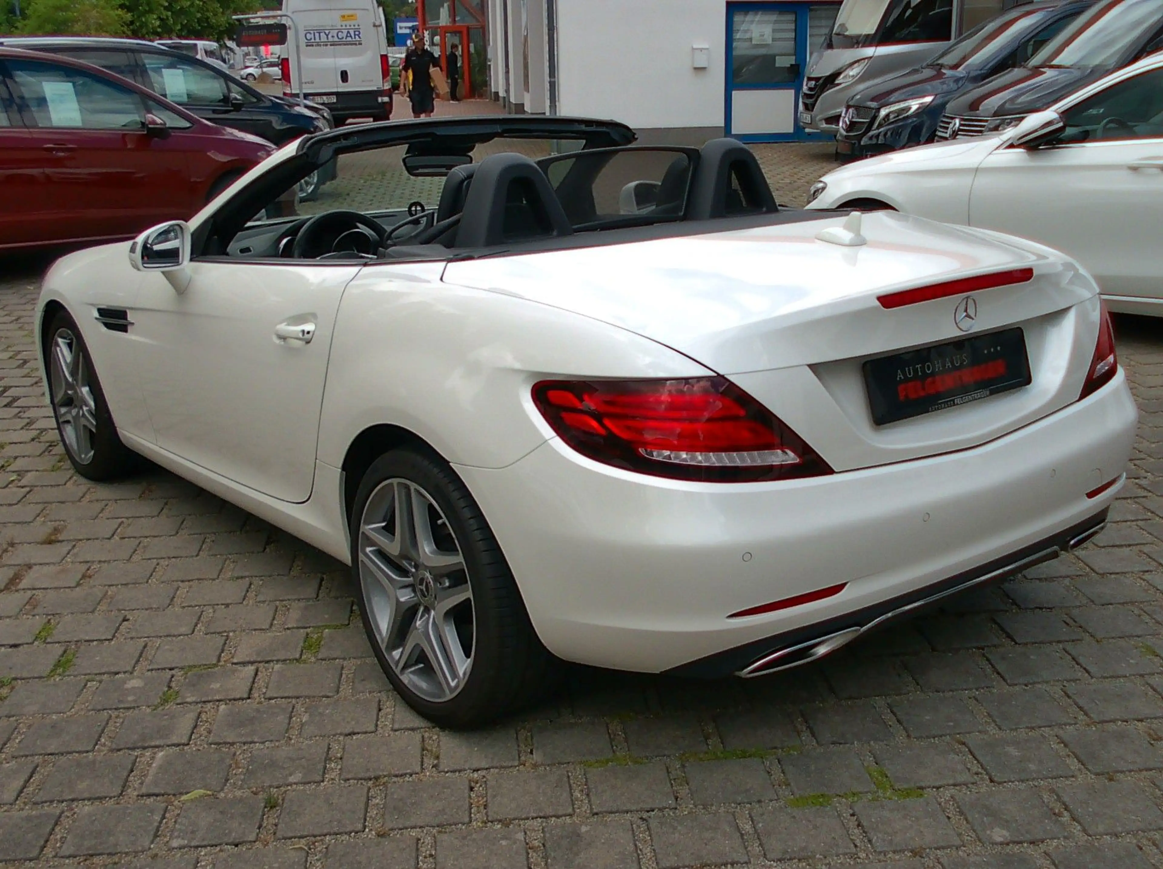 Mercedes-Benz SLC 200 — photo 4
