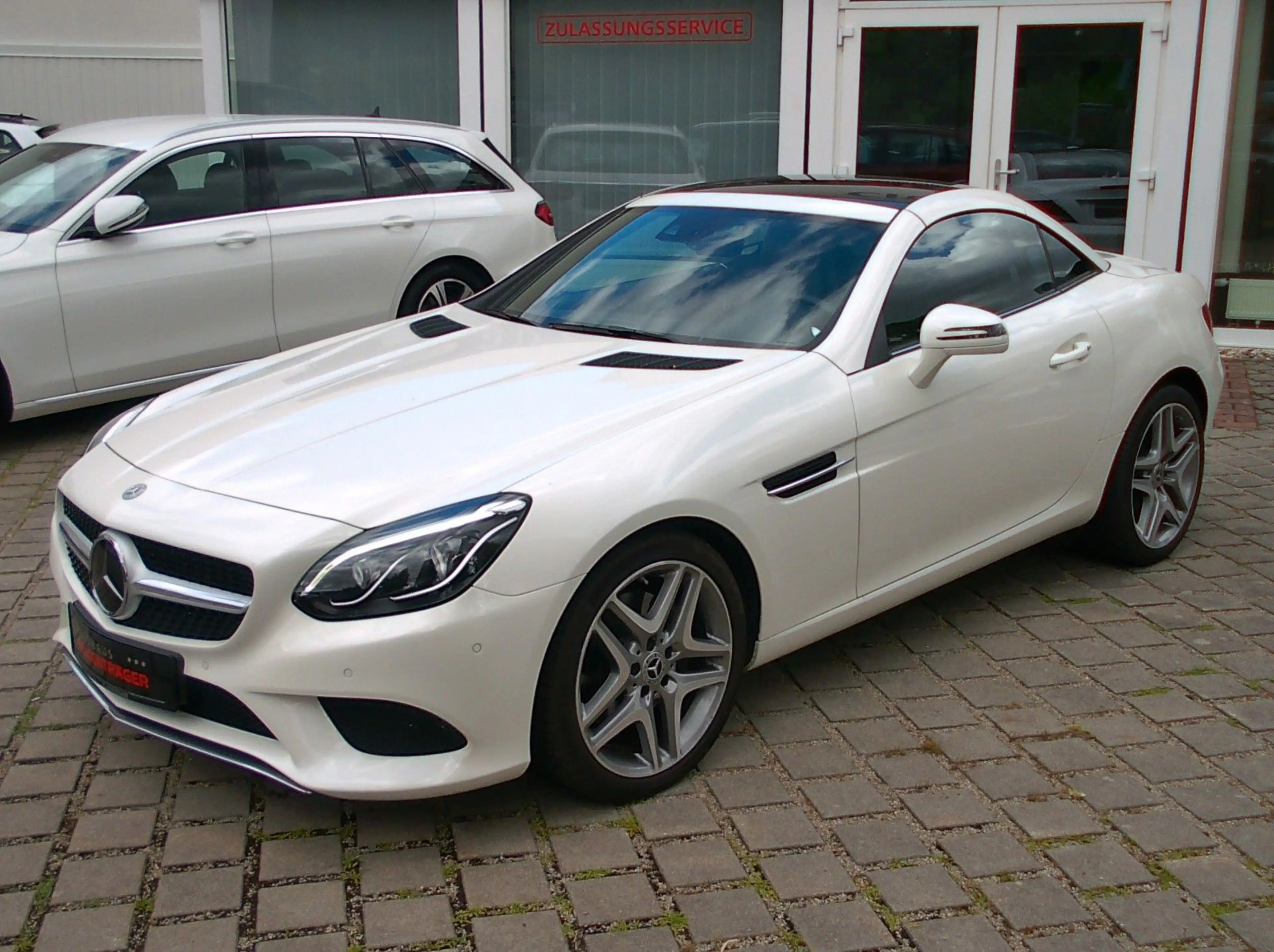 Mercedes-Benz SLC 200 — photo 7