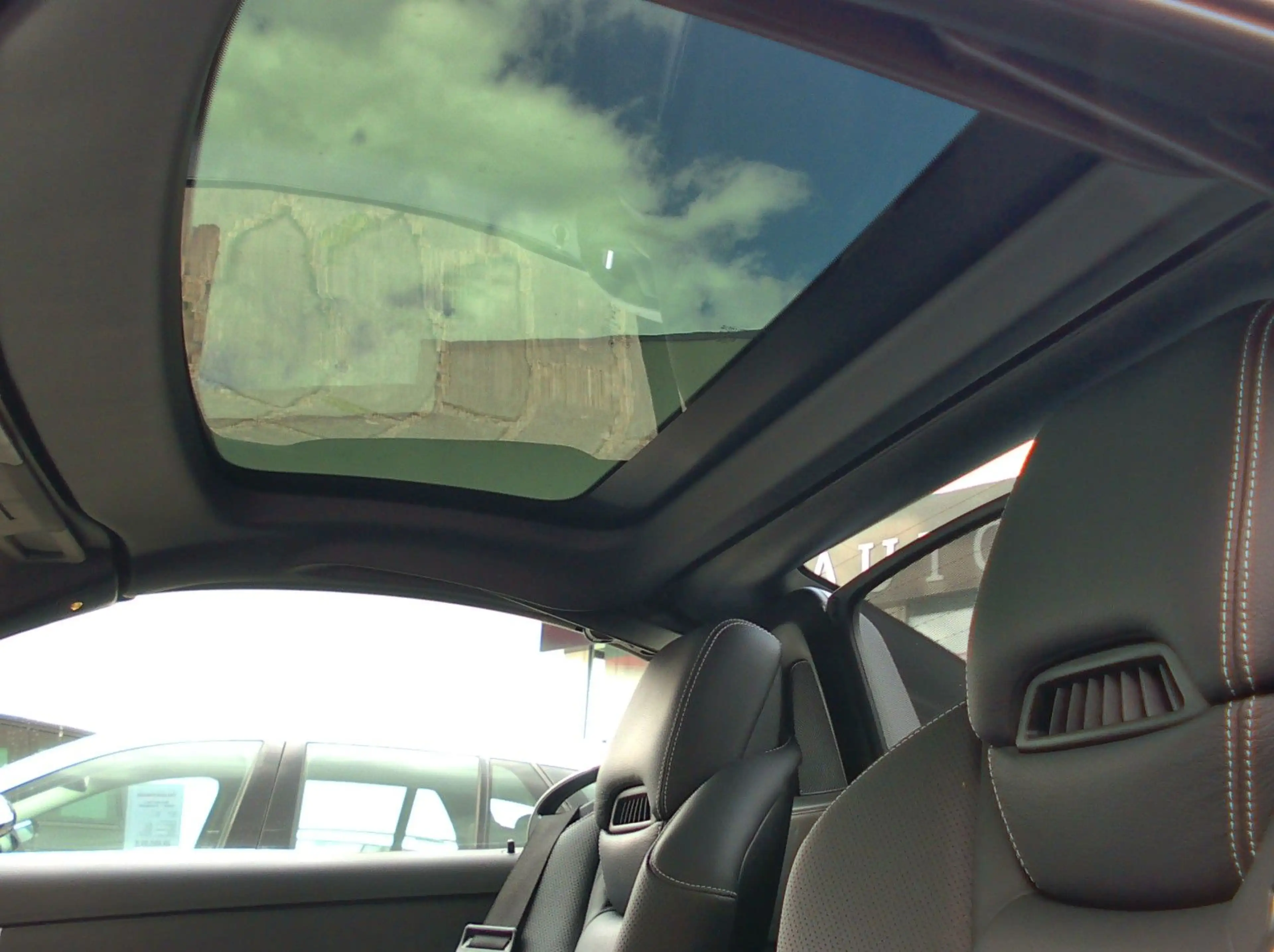 Mercedes-Benz SLC 200 — photo 11