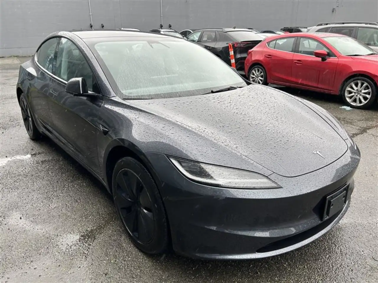 Tesla Model 3 снимка Tesla Model 3