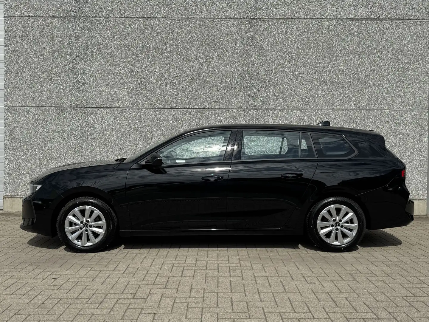 Opel Astra 1.2T 110PK EDITION NAVI/PARKPILOT/TREKHAAK Nero - 2