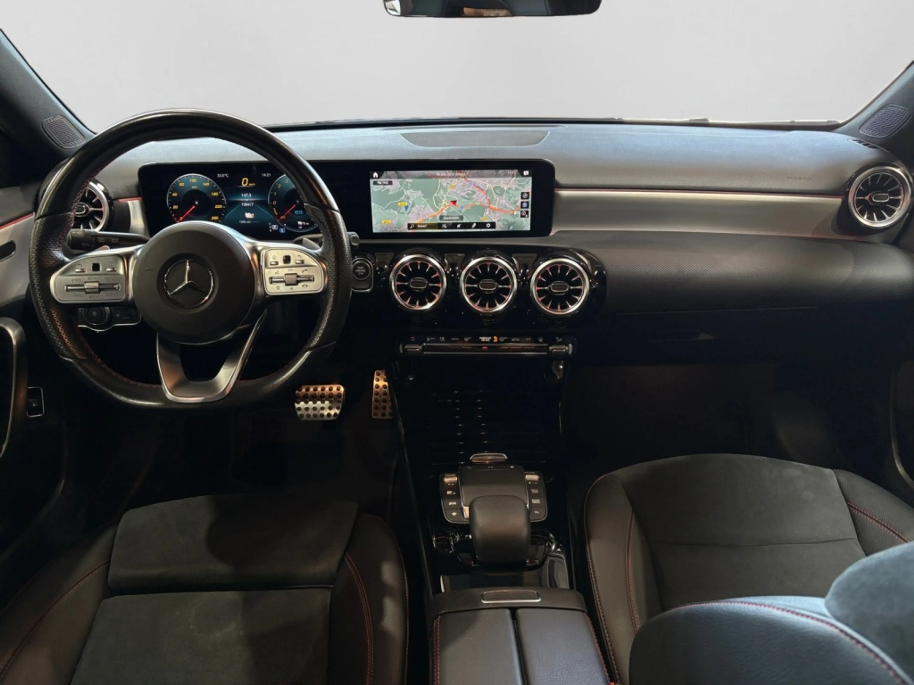 Mercedes-Benz A 250 e Kompaktlimousine AMG|MBEAM|NIGHT|MBUX|LM — photo 12