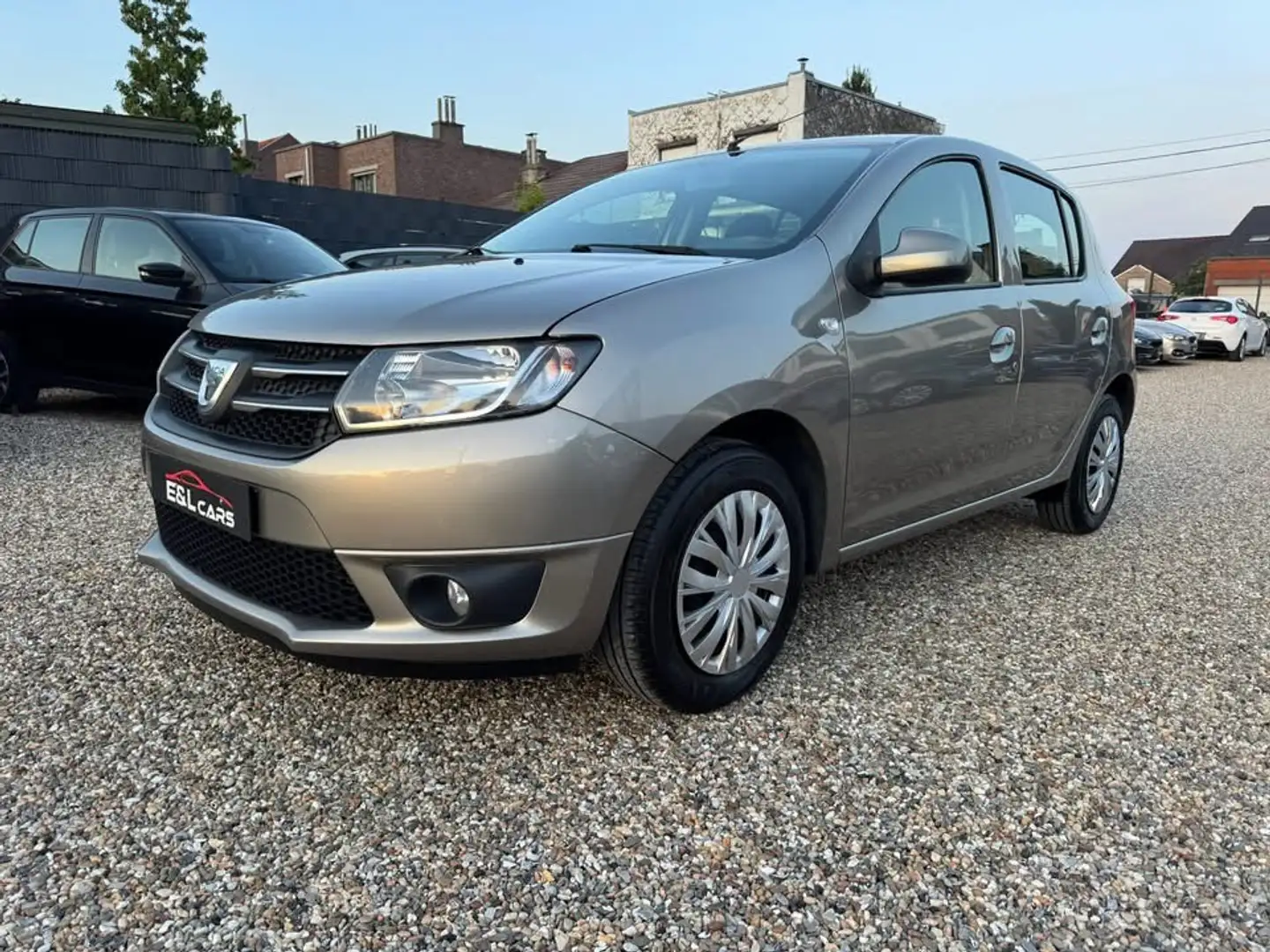 Dacia Sandero 0.9 TCe **12 mois de garantie** Brons - 1