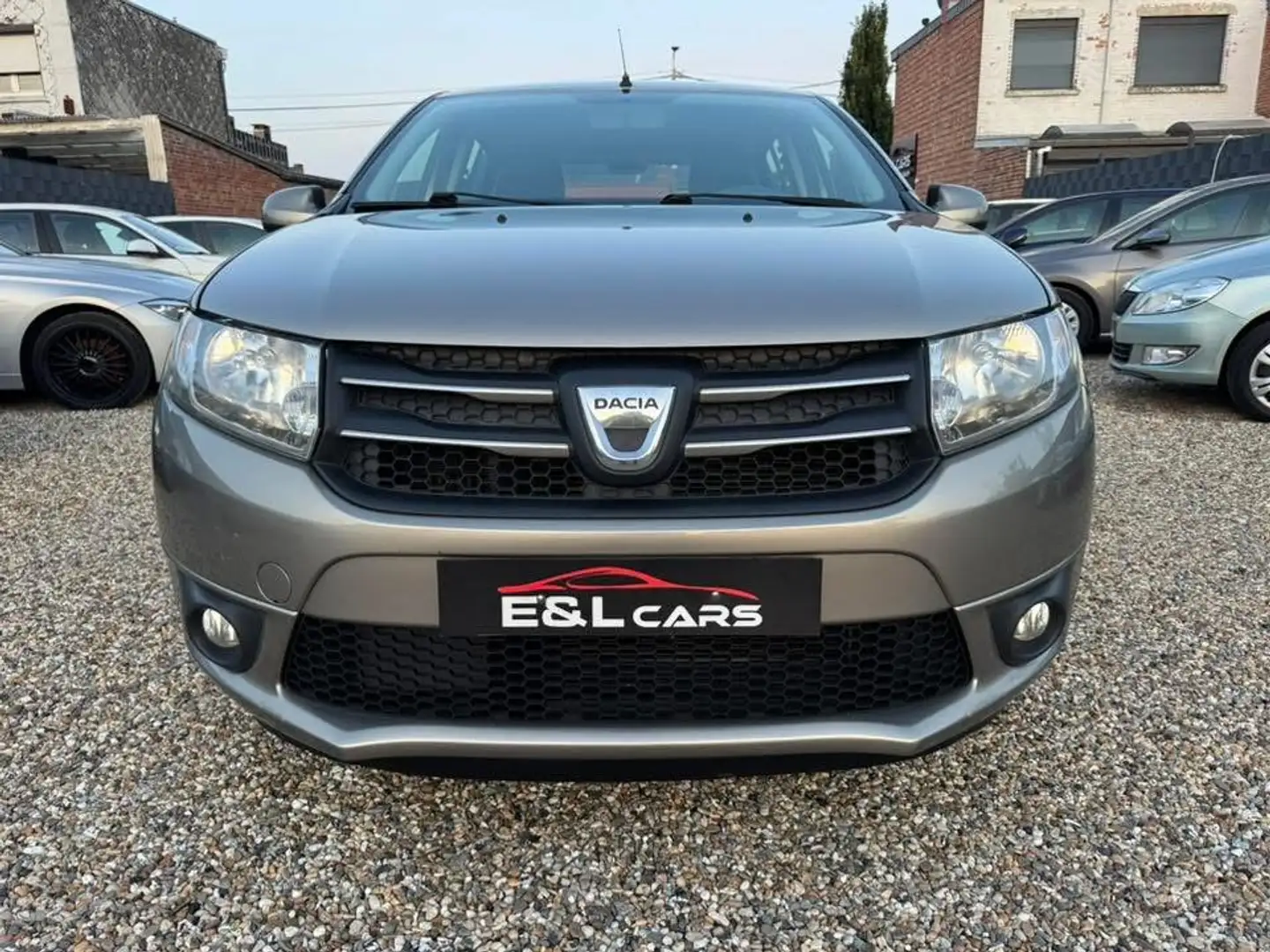 Dacia Sandero 0.9 TCe **12 mois de garantie** Brons - 2