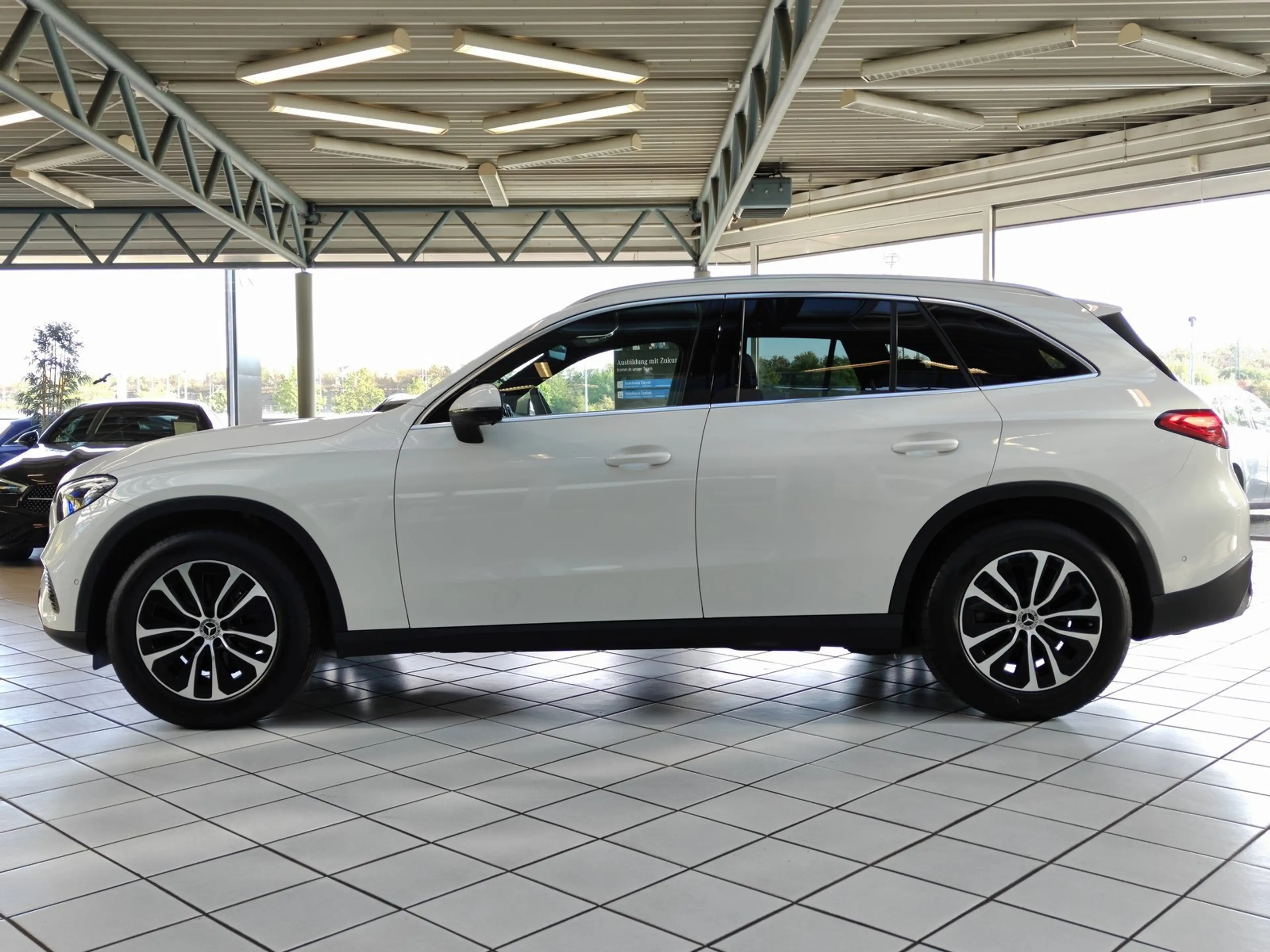 Mercedes-Benz GLC 220 d Avantgarde 4M AHK+DISTRONIC+DIGITALIGHT — photo 6