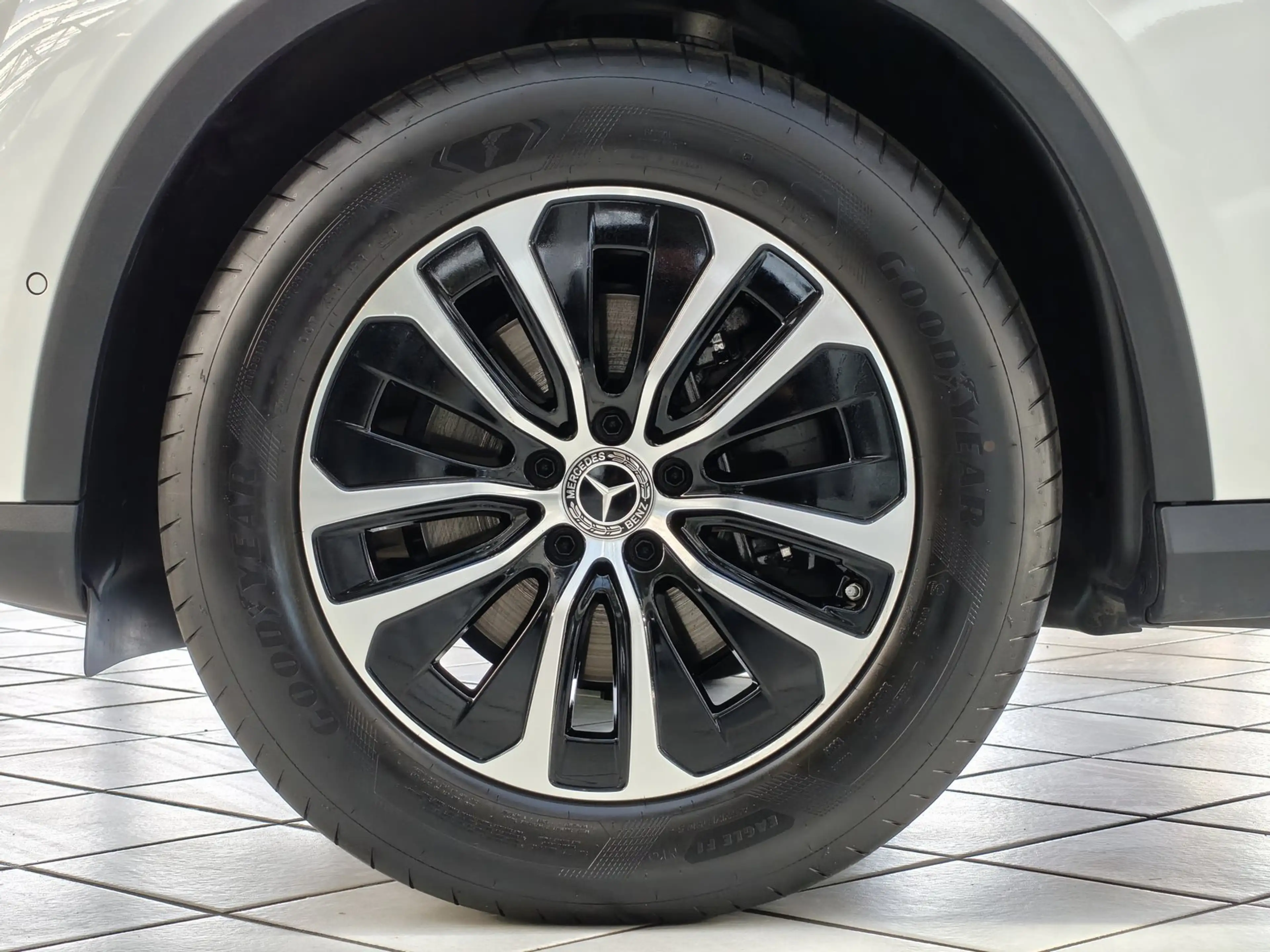 Mercedes-Benz GLC 220 d Avantgarde 4M AHK+DISTRONIC+DIGITALIGHT — photo 9