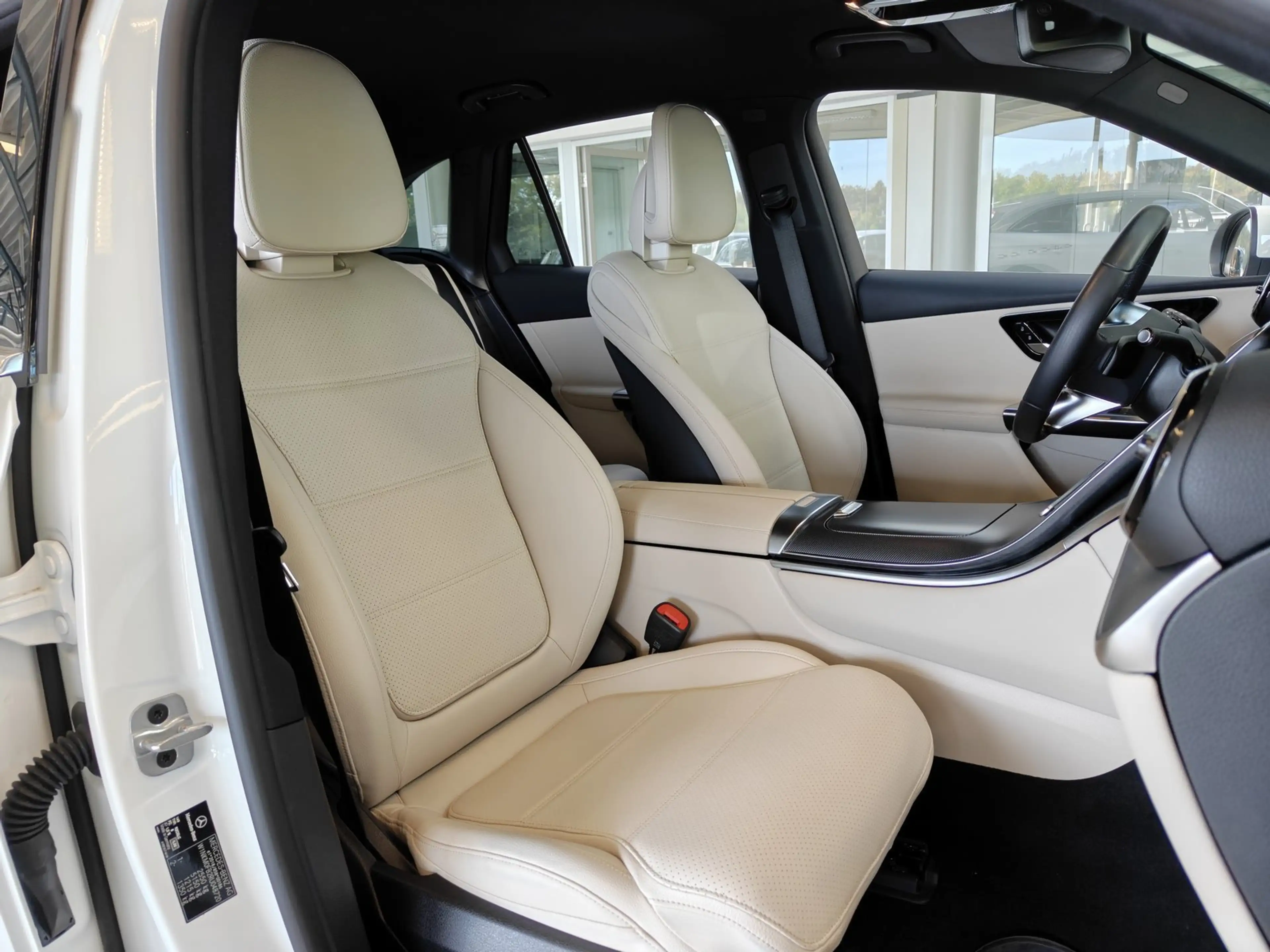 Mercedes-Benz GLC 220 d Avantgarde 4M AHK+DISTRONIC+DIGITALIGHT — photo 11