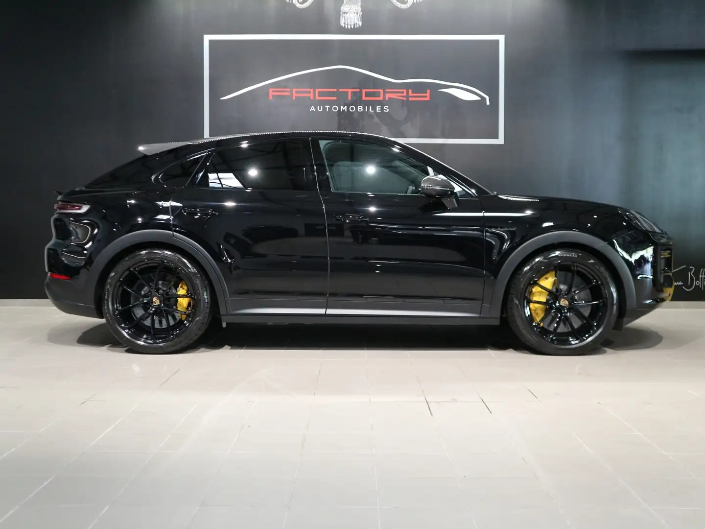 Porsche Cayenne (9YB) 4.0 V8 739CH TURBO E-HYBRID PACK GT Noir - 2