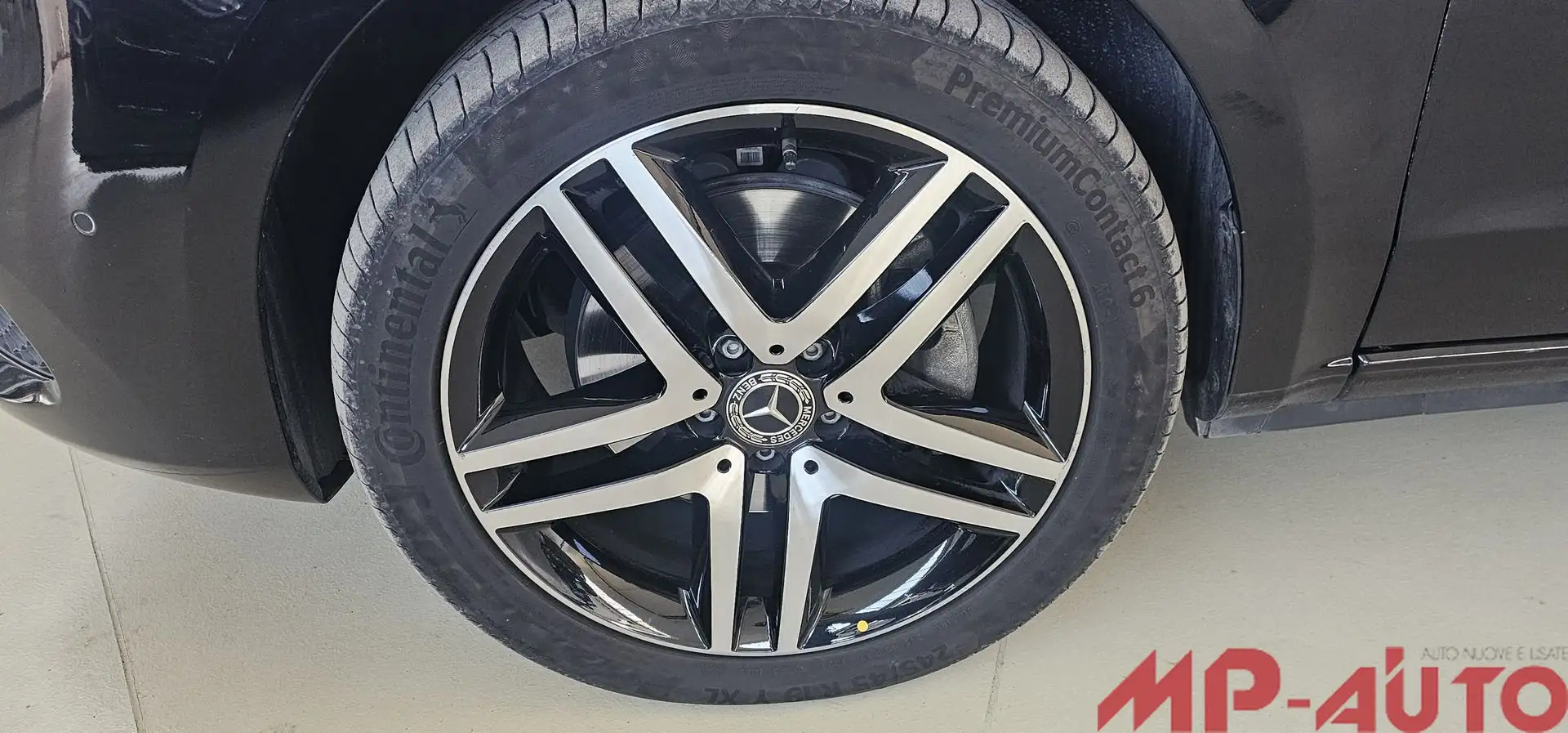 Mercedes-Benz V-Class 2023 검정 사진 5