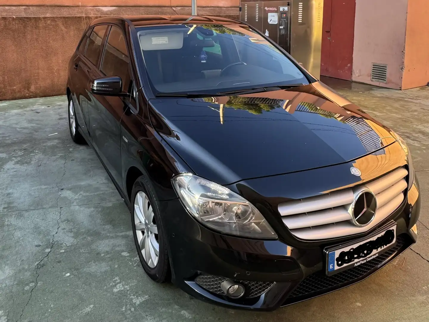 Mercedes-Benz B 180 (BlueEFFICIENCY) - 2