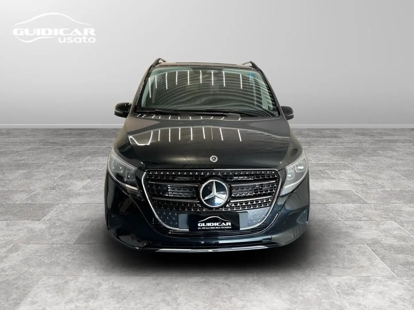 Mercedes-Benz V Extralong 250 d Avantgarde auto Zwart - 2