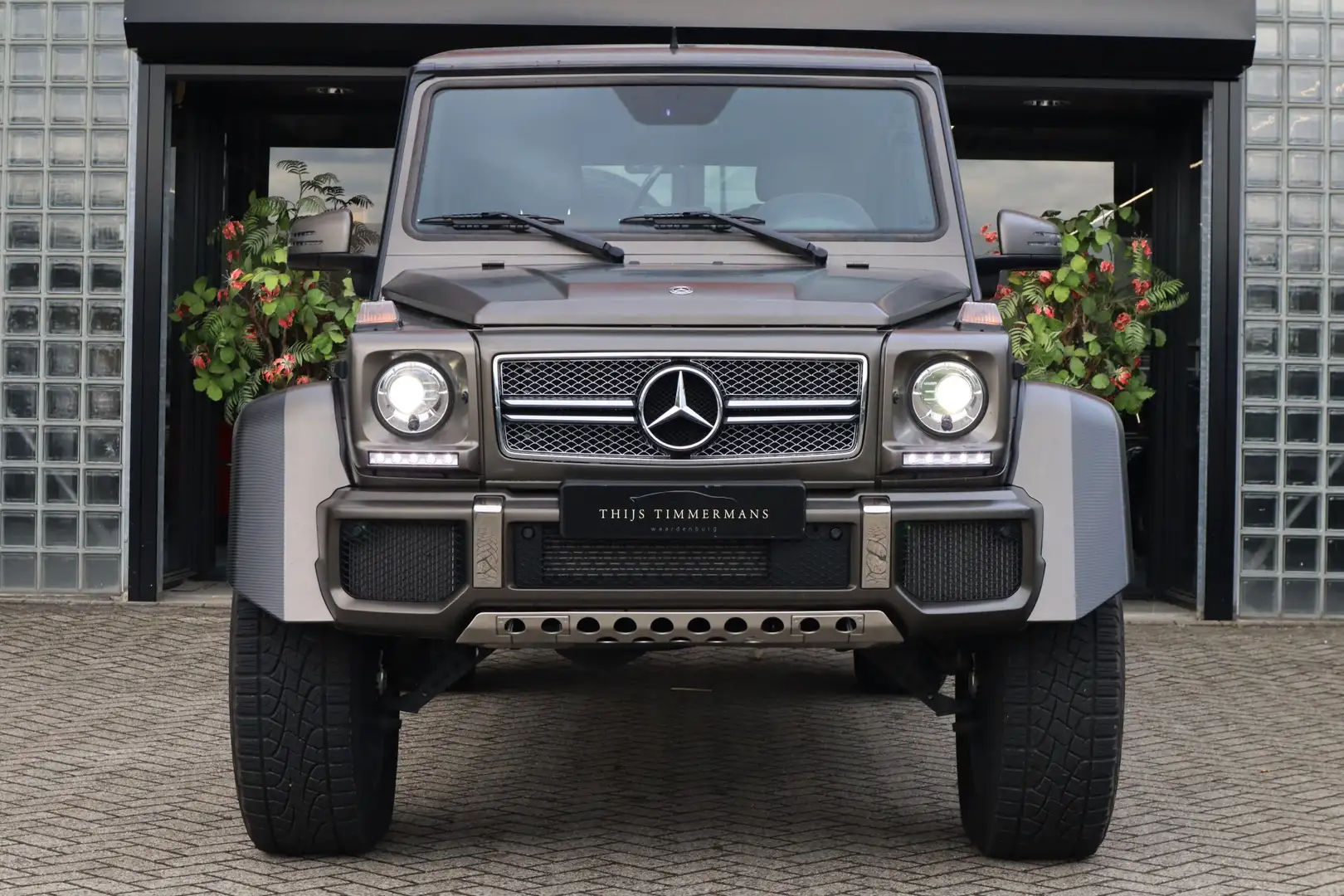 Mercedes-Benz G 650 Maybach Landaulet | 1 of 99, Monza grau magno Grijs - 2
