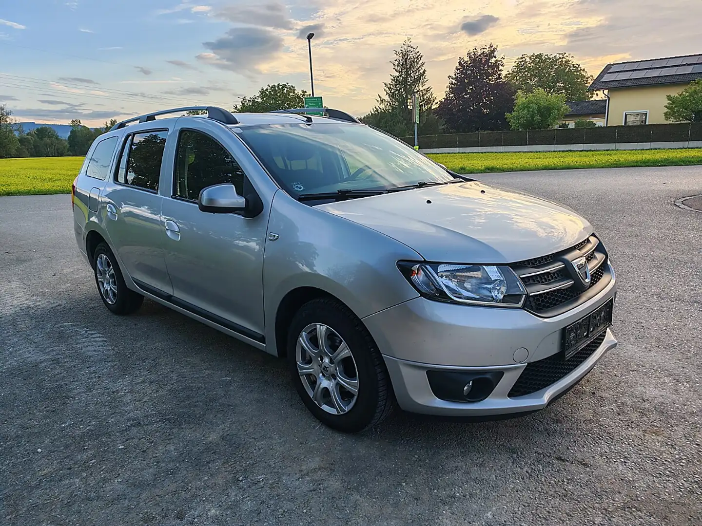 Dacia Logan MCV Supreme TCe 90 S&S Grau - 2