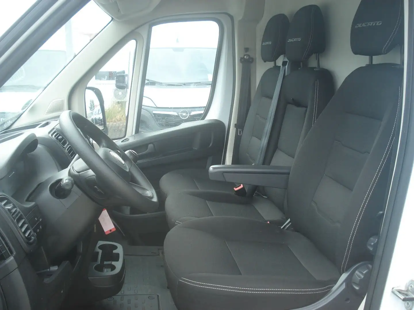 Fiat Ducato Hochr.-Kasten 33 120 L2H2 36800Km Klima Weiß - 2