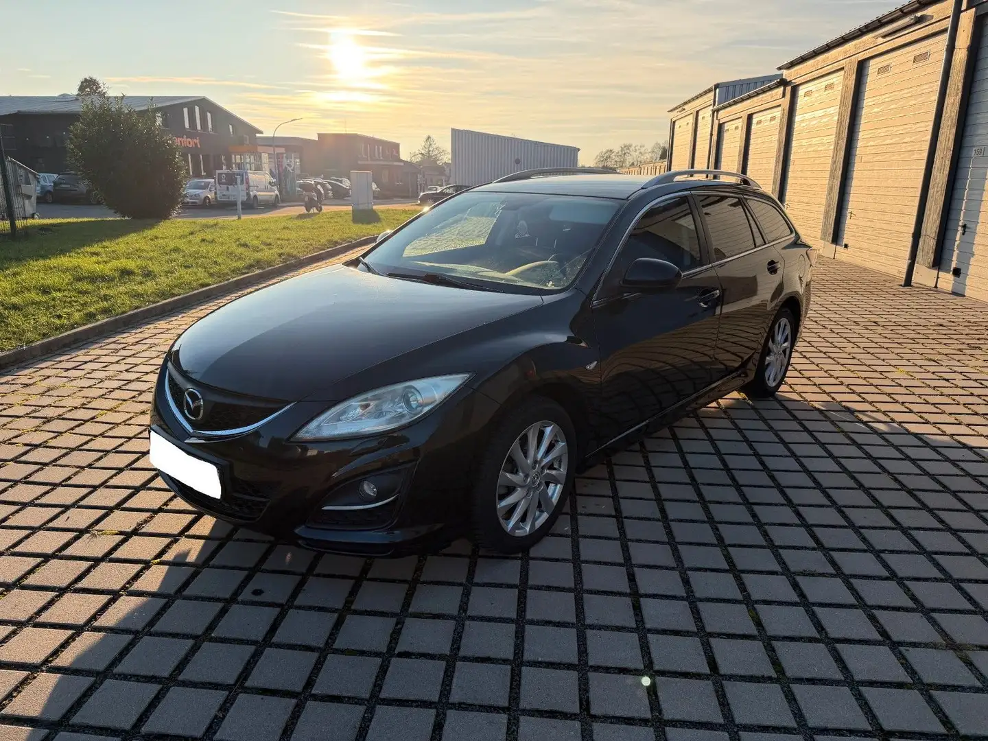 Mazda 6 Kombi 2.0  Active*AUTOMATIK*BOSE* Schwarz - 1