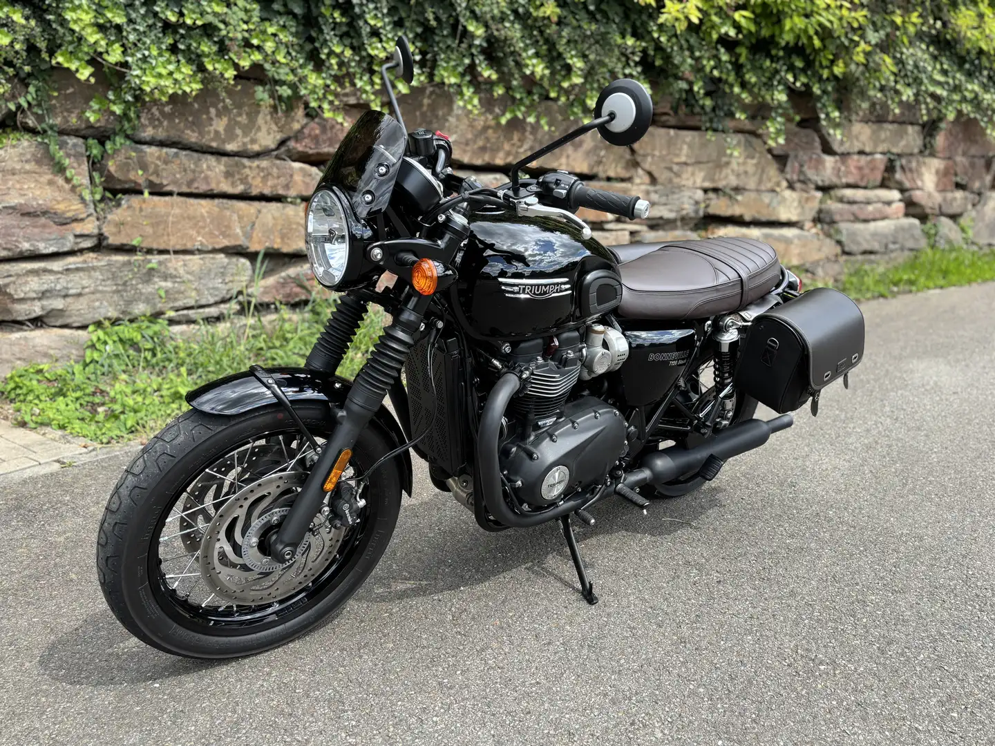 Triumph Bonneville T120 t120 black edition Černá - 1