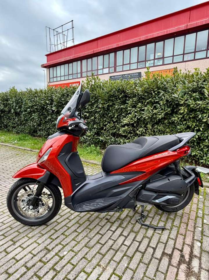Piaggio Beverly 300 .