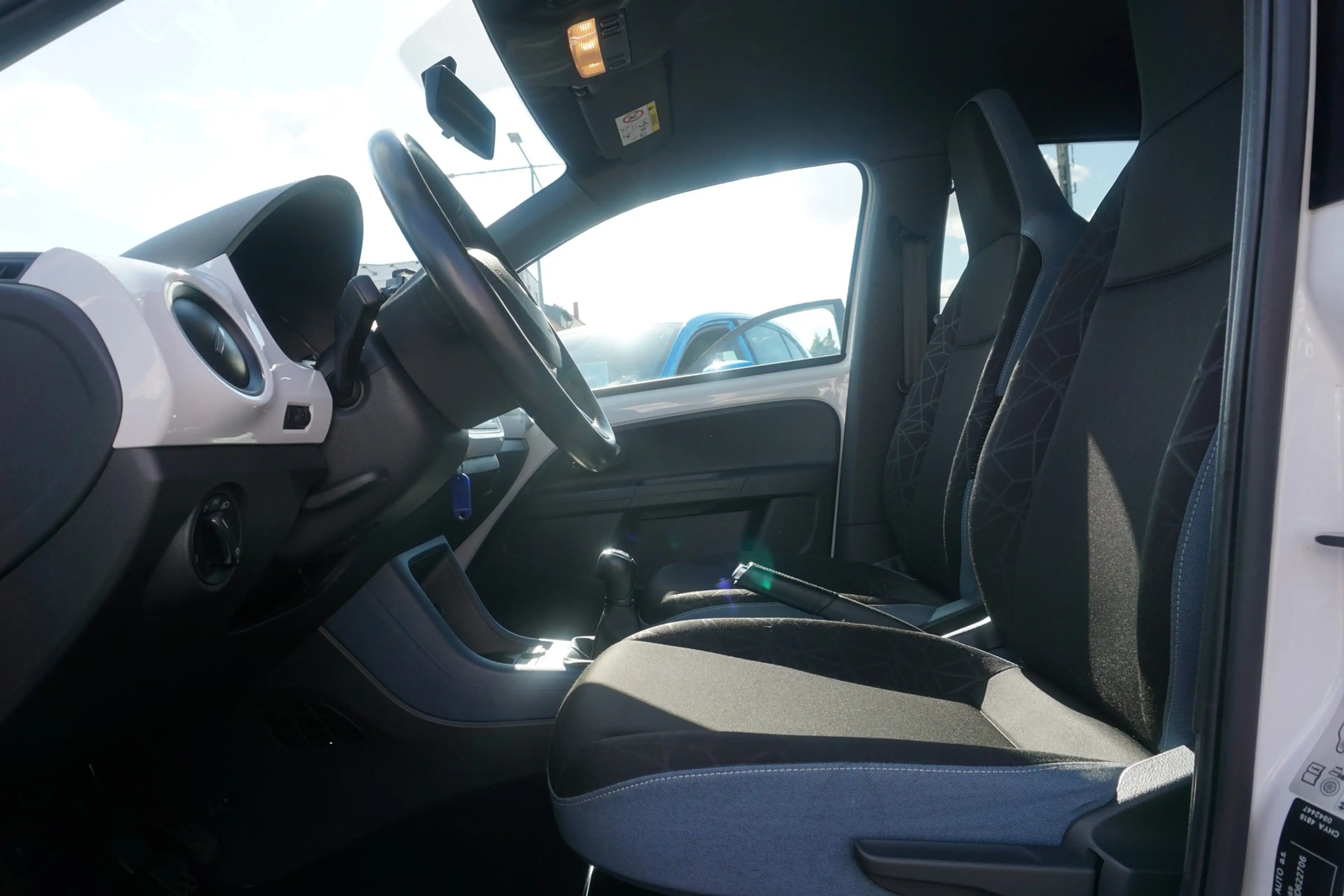 Skoda Citigo 1.0 MPI Fun DAB Sitzheizung Klima USB AUX — photo 11