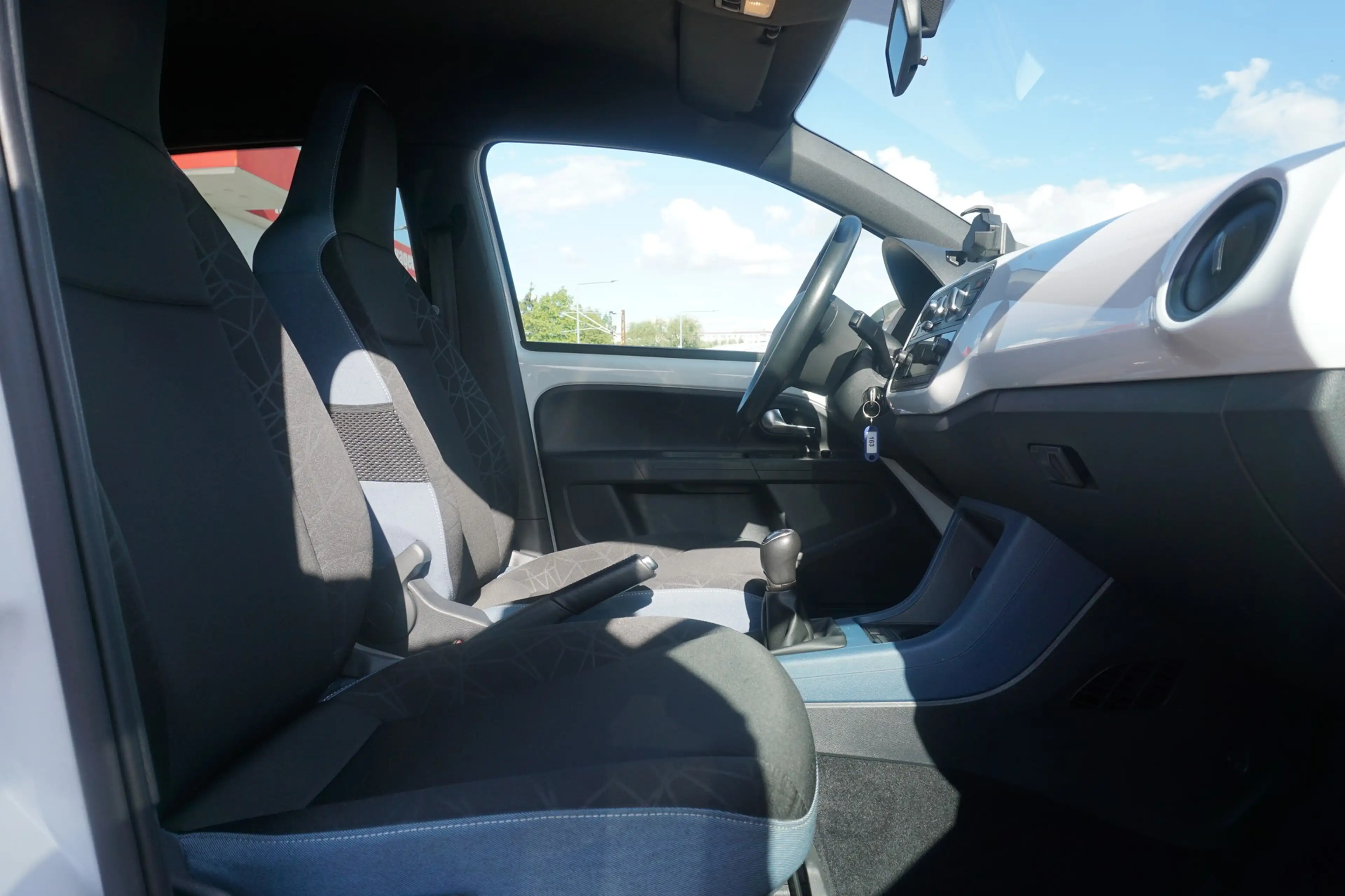 Skoda Citigo 1.0 MPI Fun DAB Sitzheizung Klima USB AUX — photo 12