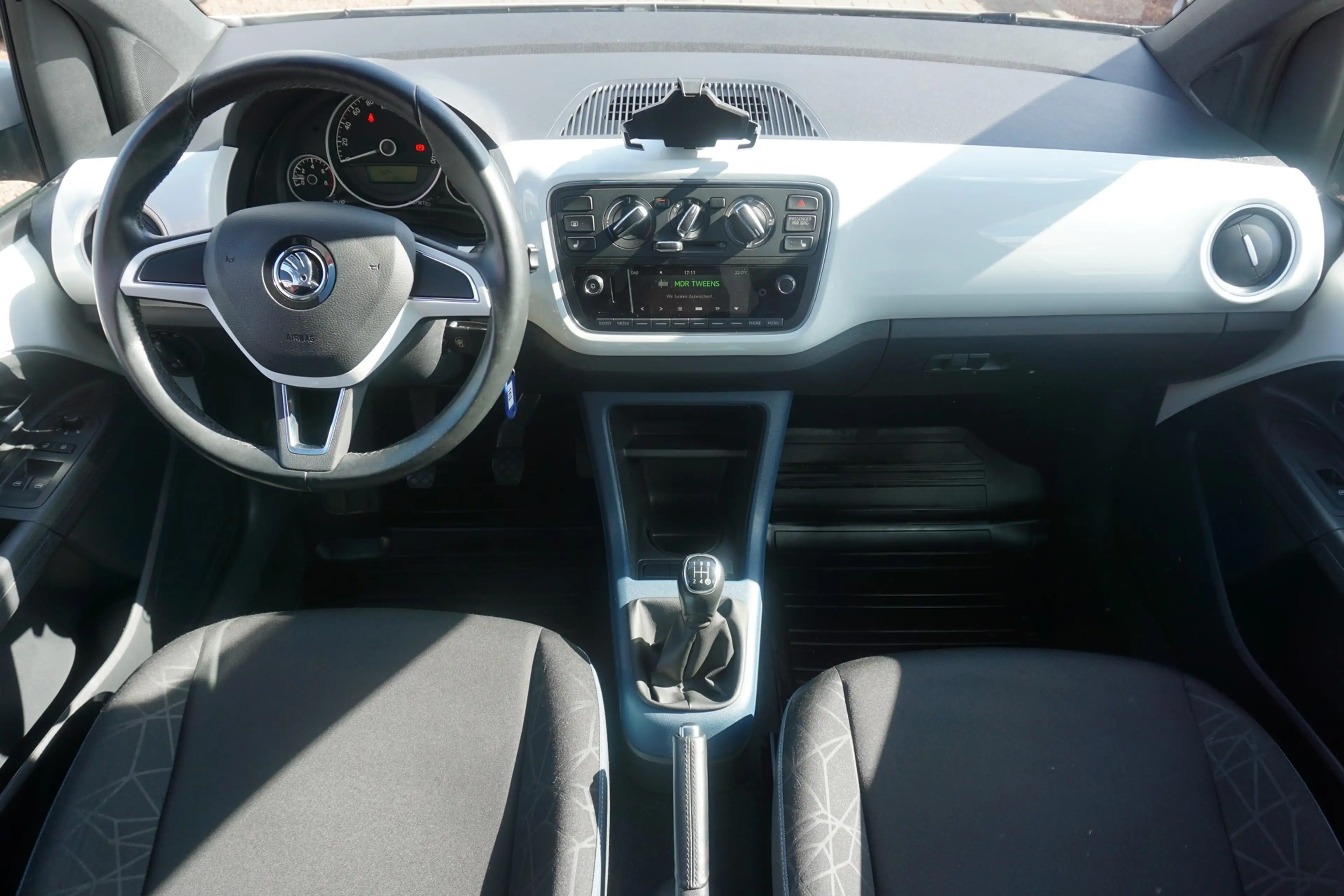 Skoda Citigo 1.0 MPI Fun DAB Sitzheizung Klima USB AUX — photo 9
