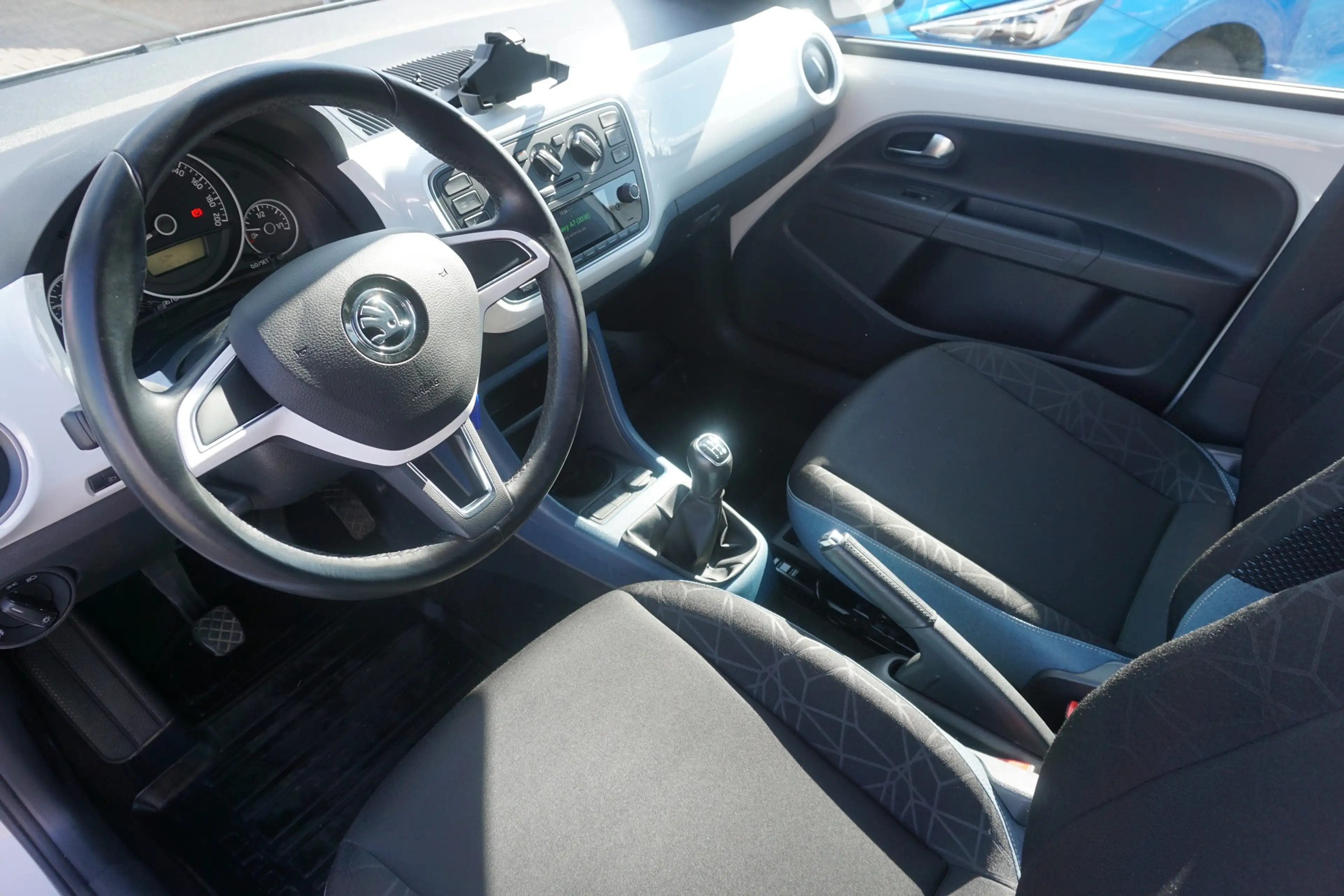Skoda Citigo 1.0 MPI Fun DAB Sitzheizung Klima USB AUX — photo 8