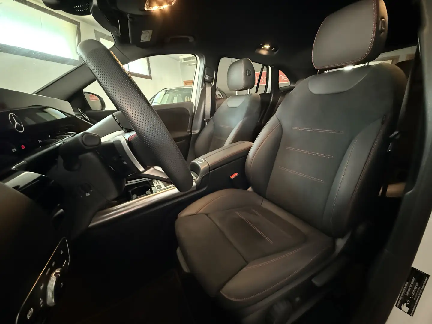 Mercedes-Benz GLA 180 D  Automatic AMG Line Premium NightPack PROMO+IVA Bianco - 2