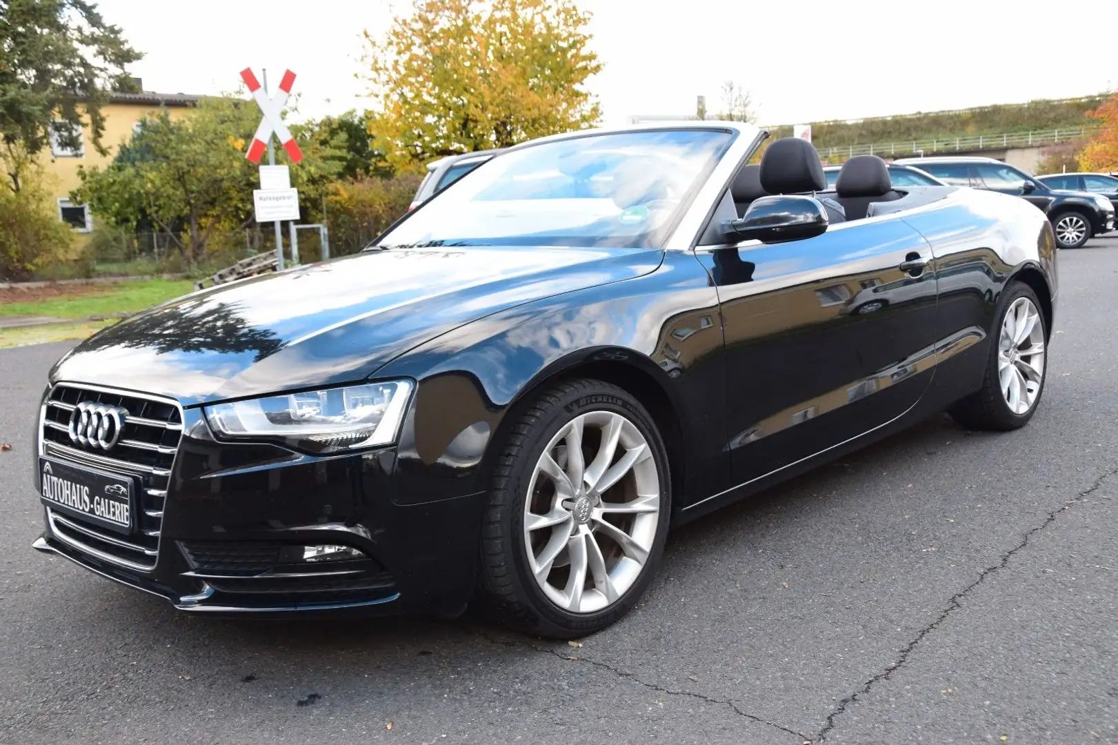 Audi A5 Cabriolet 1.8 TFSI*1. HAND*AHK*PDC Schwarz - 1