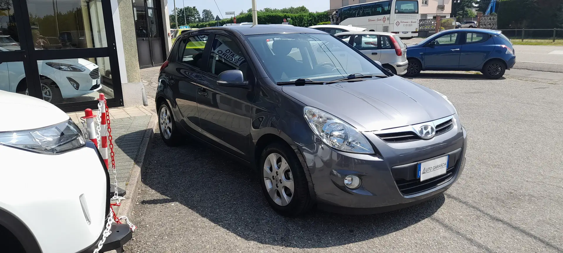 Hyundai i20 i20 5p 1.2 Comfort FL  + GPL Gris - 1
