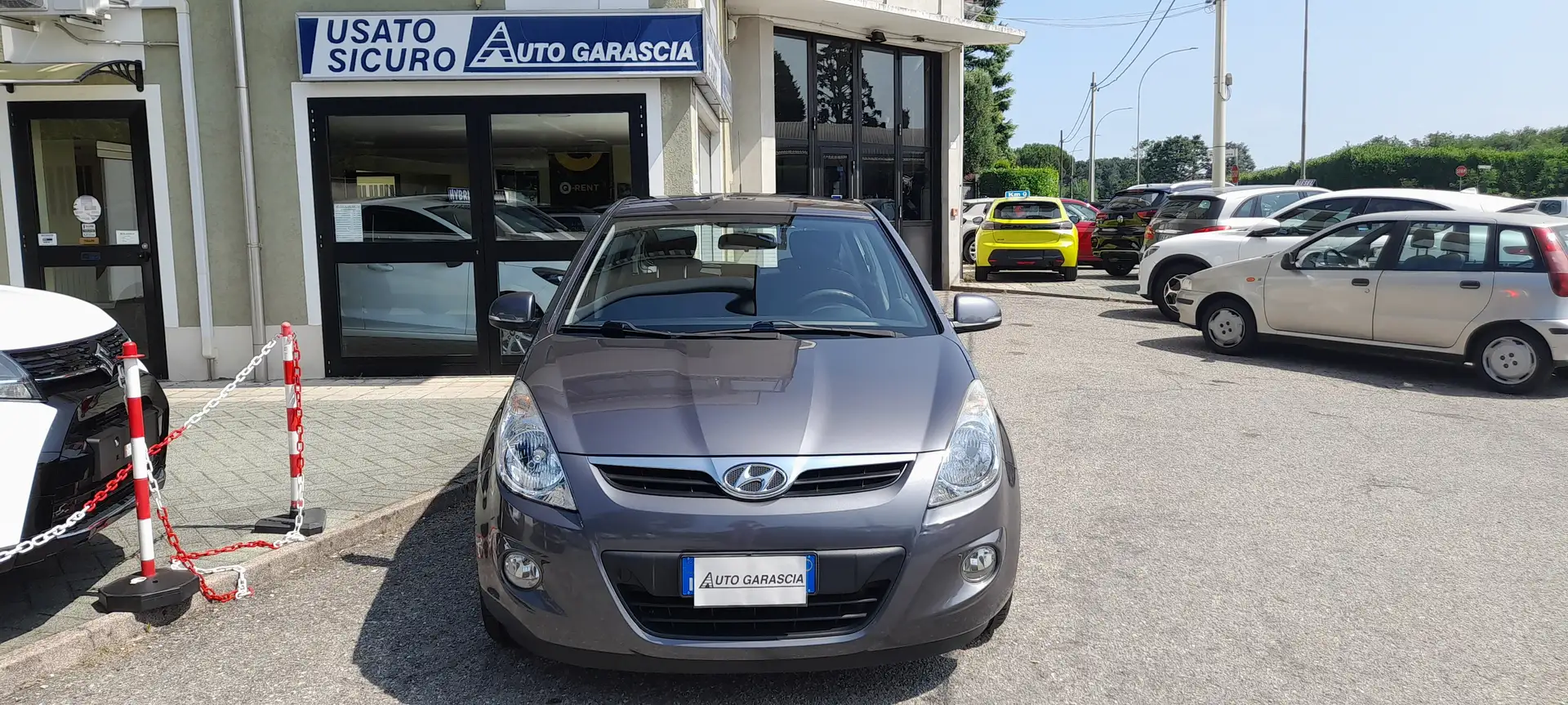 Hyundai i20 i20 5p 1.2 Comfort FL  + GPL Gris - 2