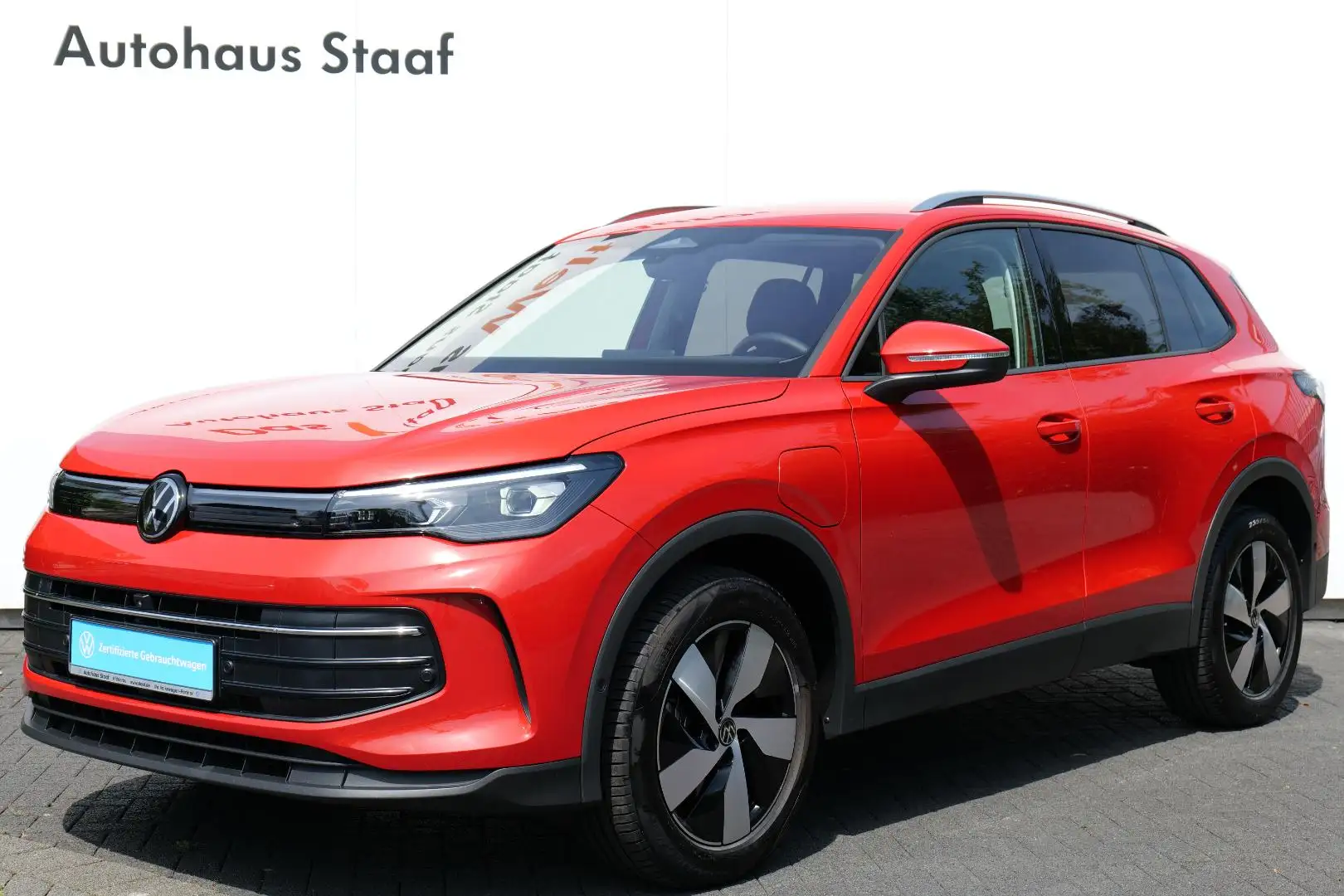 Volkswagen Tiguan Life 1.5 TSI eHybrid 150PS DSG AHK+KAMERA+NAV+MATR Rot - 2