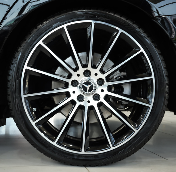 Mercedes-Benz E 400 d 4Matic*AMG-LINE*NIGHT*AIRMATIC*BURM* — photo 9