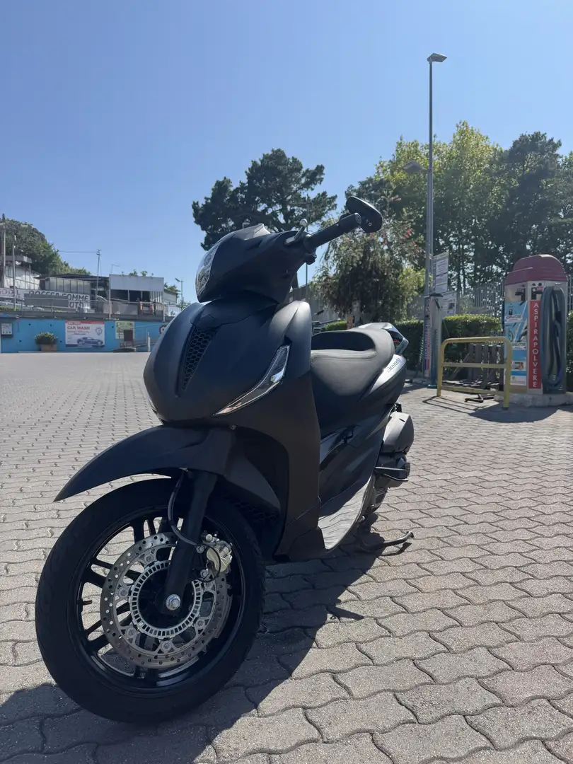 Piaggio Beverly 300 deep black - 1