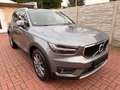 Volvo XC40 Momentum 2.0d AWD LED+NAVI+TEILLEDER+KAMER Gris - thumbnail 3