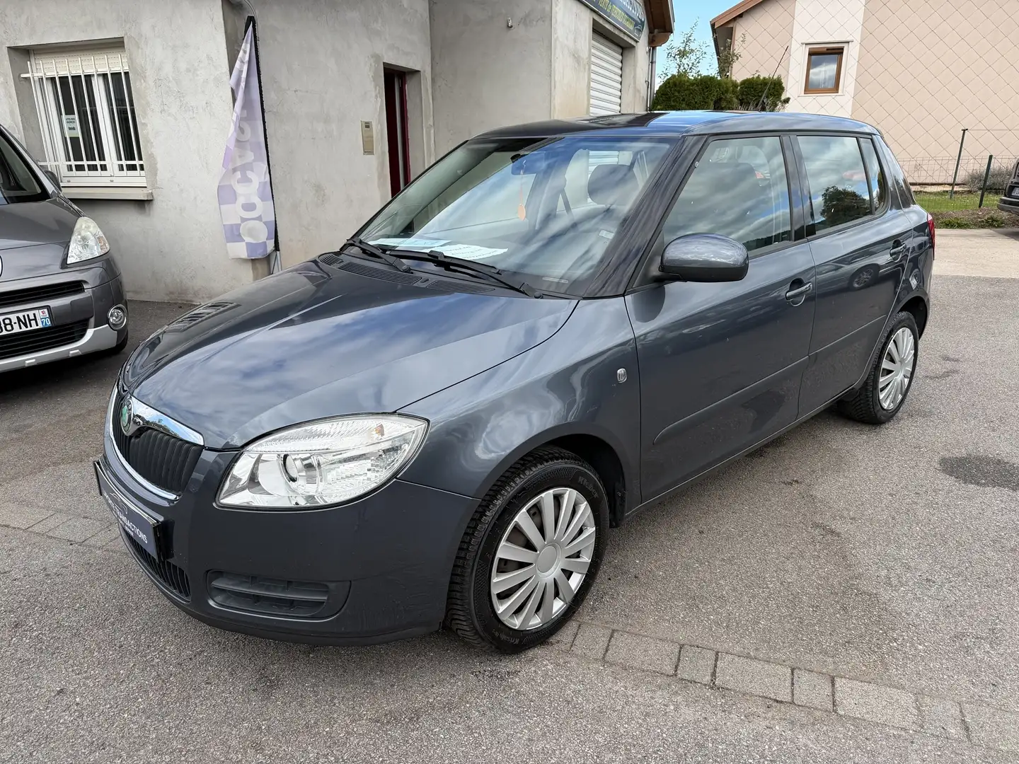 Skoda Fabia 1.4 TDI80 AMBIENTE Gris - 1