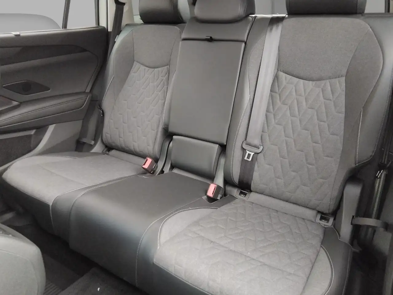 Volkswagen Tayron 1.5 eTSI Life DSG AHK 7Si 360° ACC 7