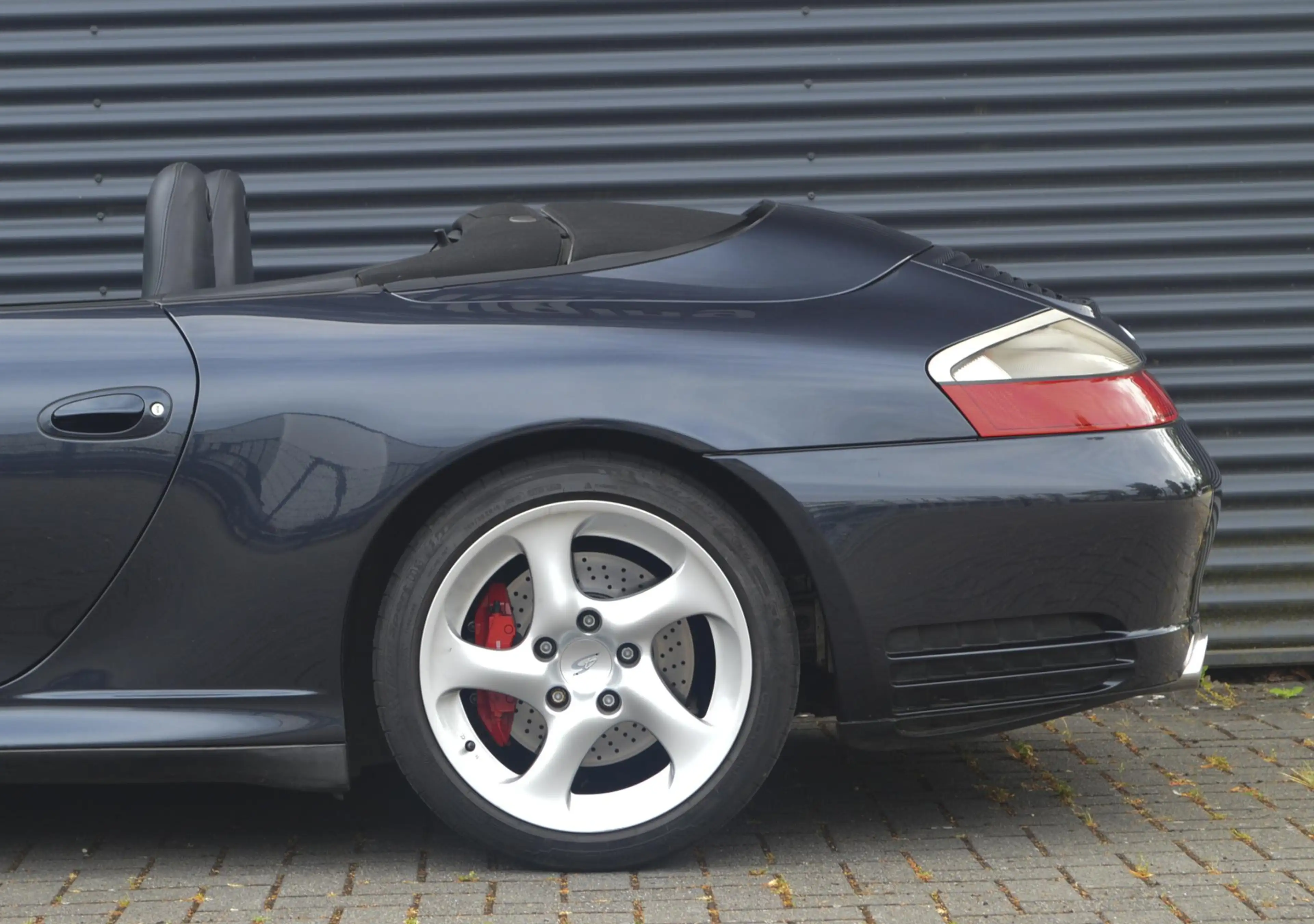 Porsche 996 996 3.6 Cabriolet Carrera 4S — photo 13