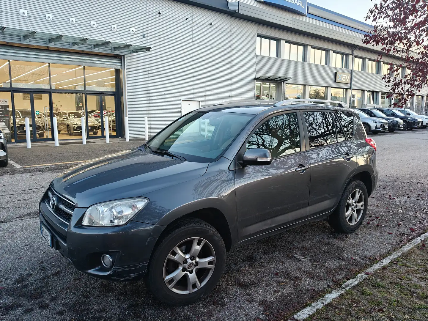 Toyota RAV 4 RAV4 2.2 D-4D 150 CV Luxury Grigio - 1