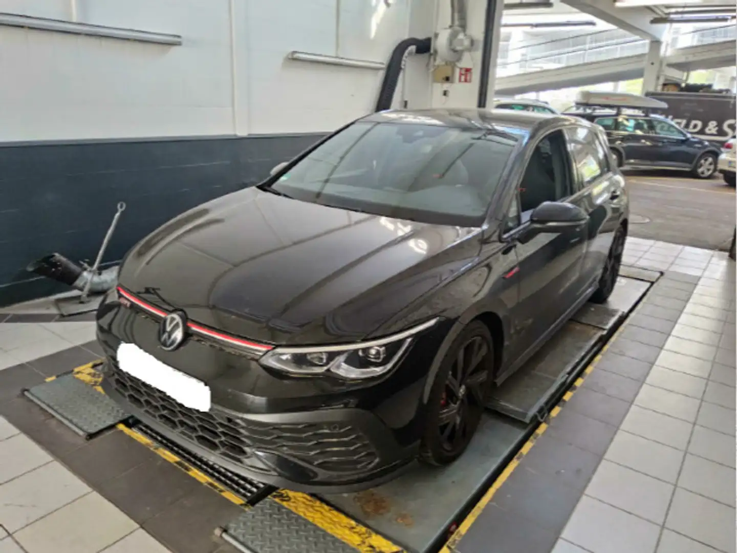 Volkswagen Golf GTI Clubsport 2.0 TSI DSG LED+ NAV ACC 18" Schwarz - 2