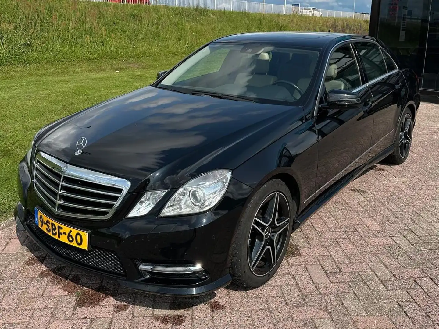Mercedes-Benz E 350 E 350 Edition Sp. AMG Zwart - 1