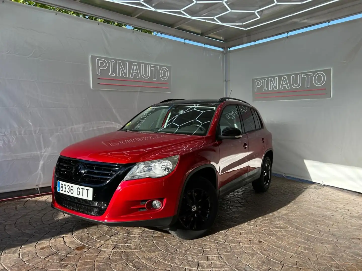 Volkswagen Tiguan 2.0TDI Advance Rojo - 2