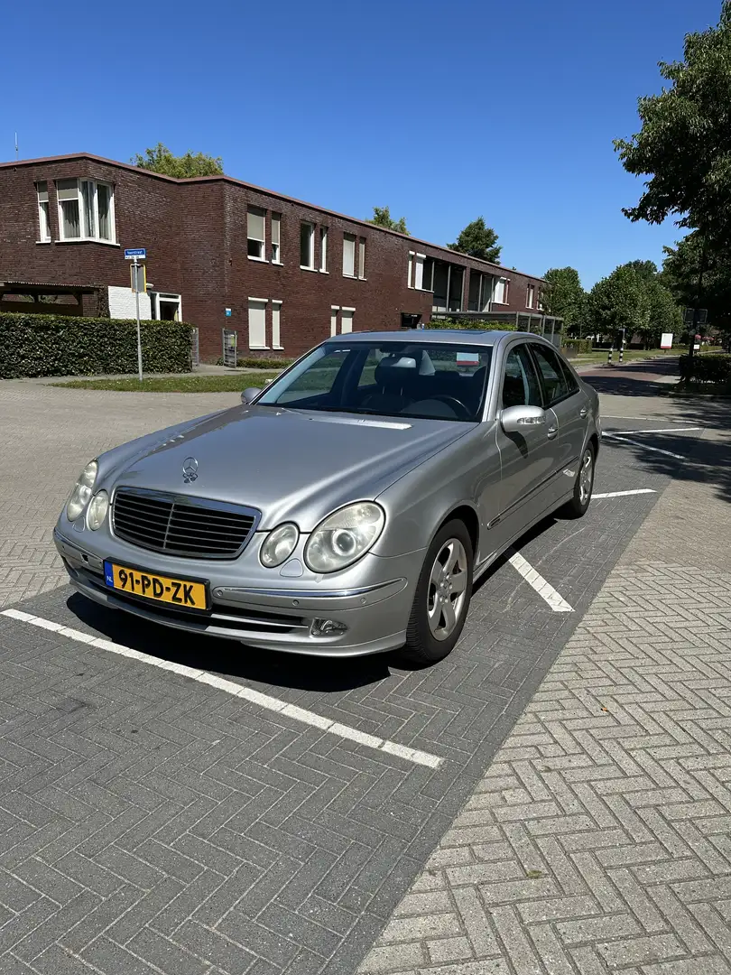 Mercedes-Benz E 320 Avantgarde | Let op slechts 185.000km!! Grijs - 1