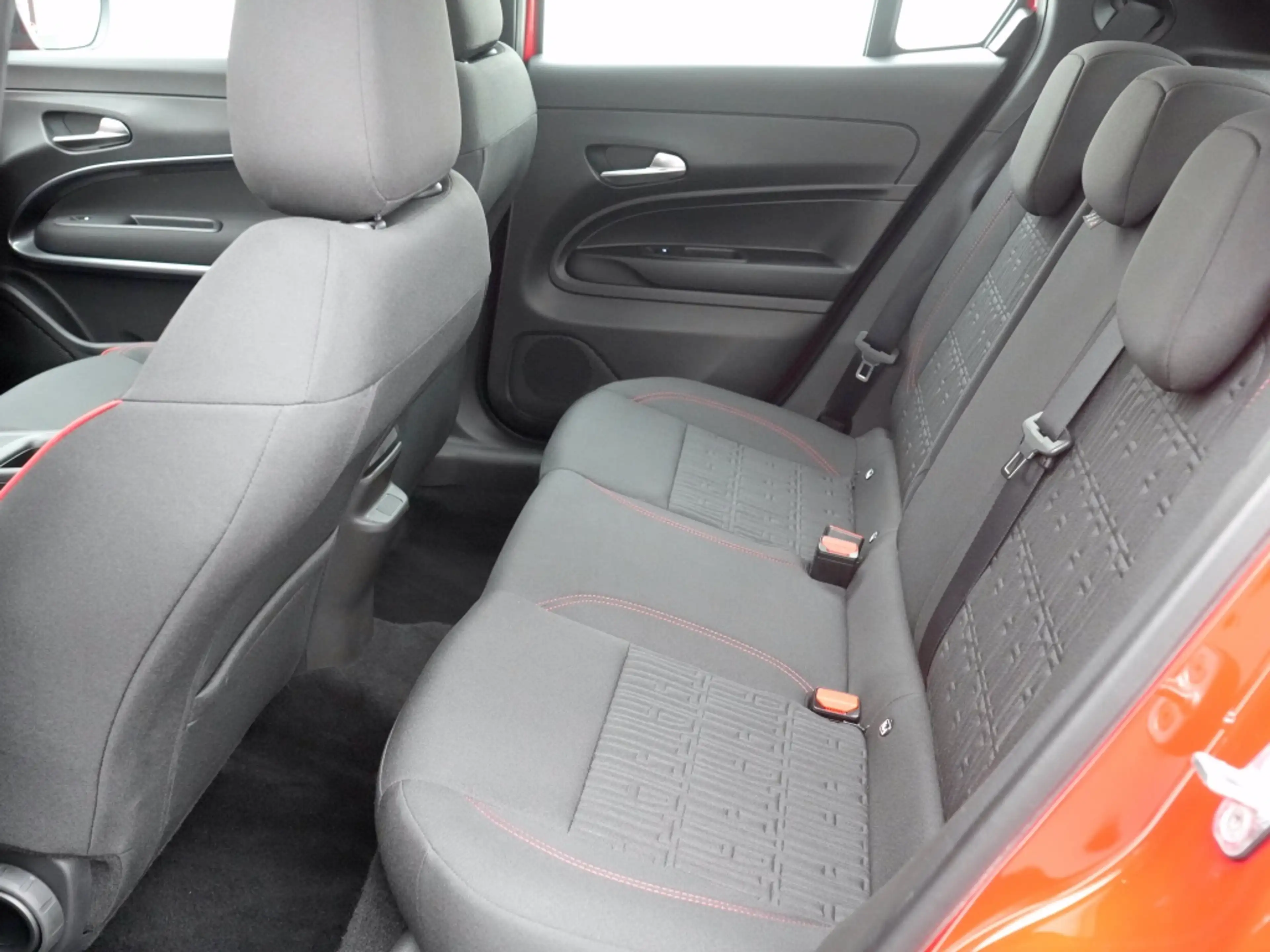 Fiat 600e RED 54 kWh | Private lease €489 p.m. — photo 15
