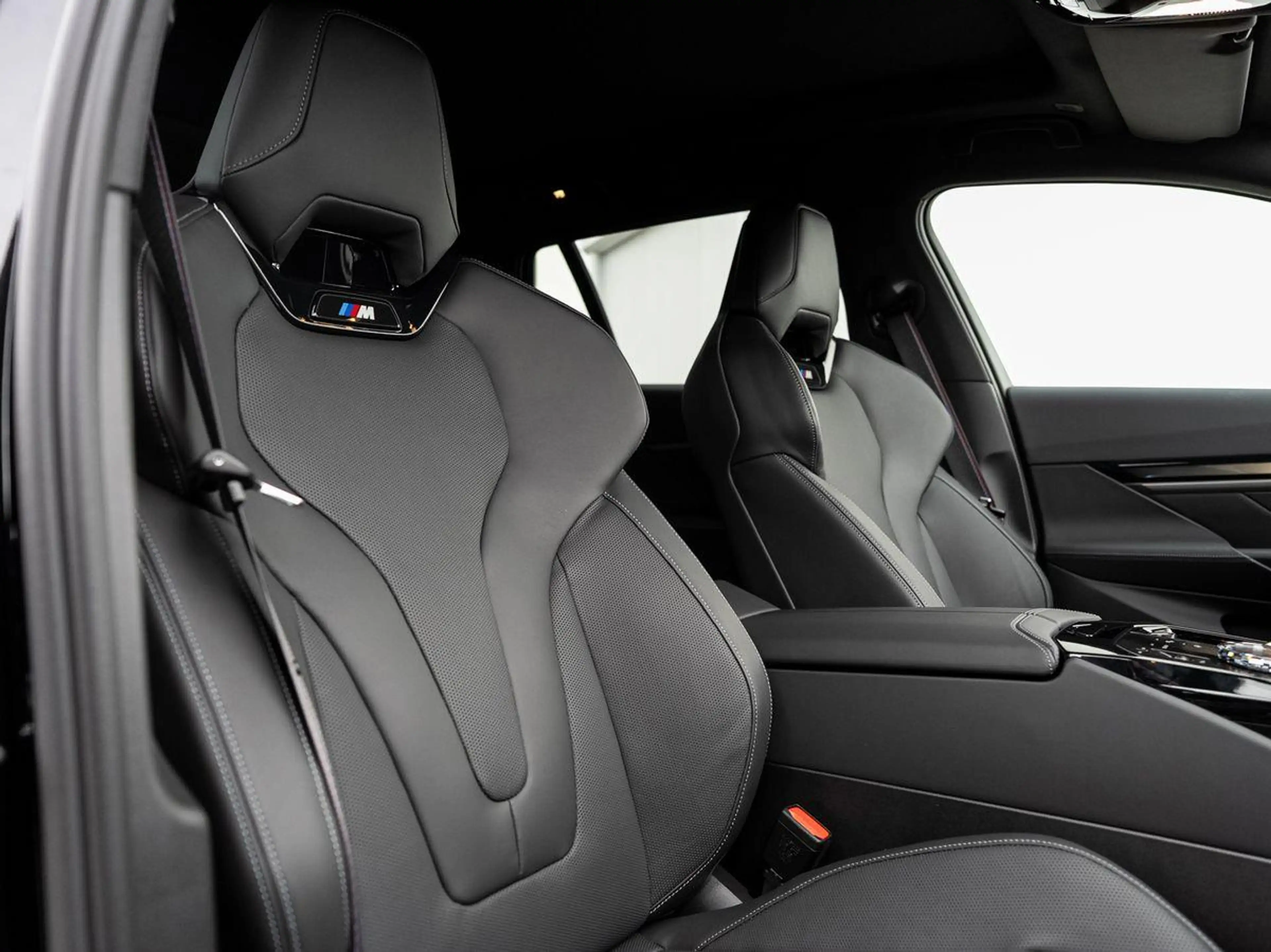 BMW 540 d xDrive Tour M-SportPRO StHzg PANO M-Sitze — photo 14