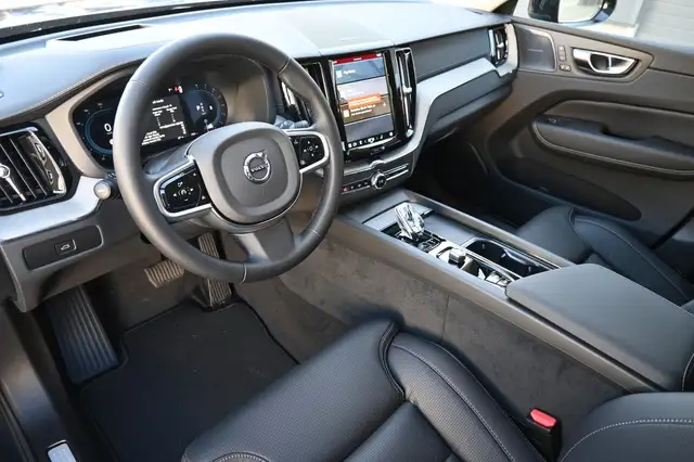Volvo XC60 view 12