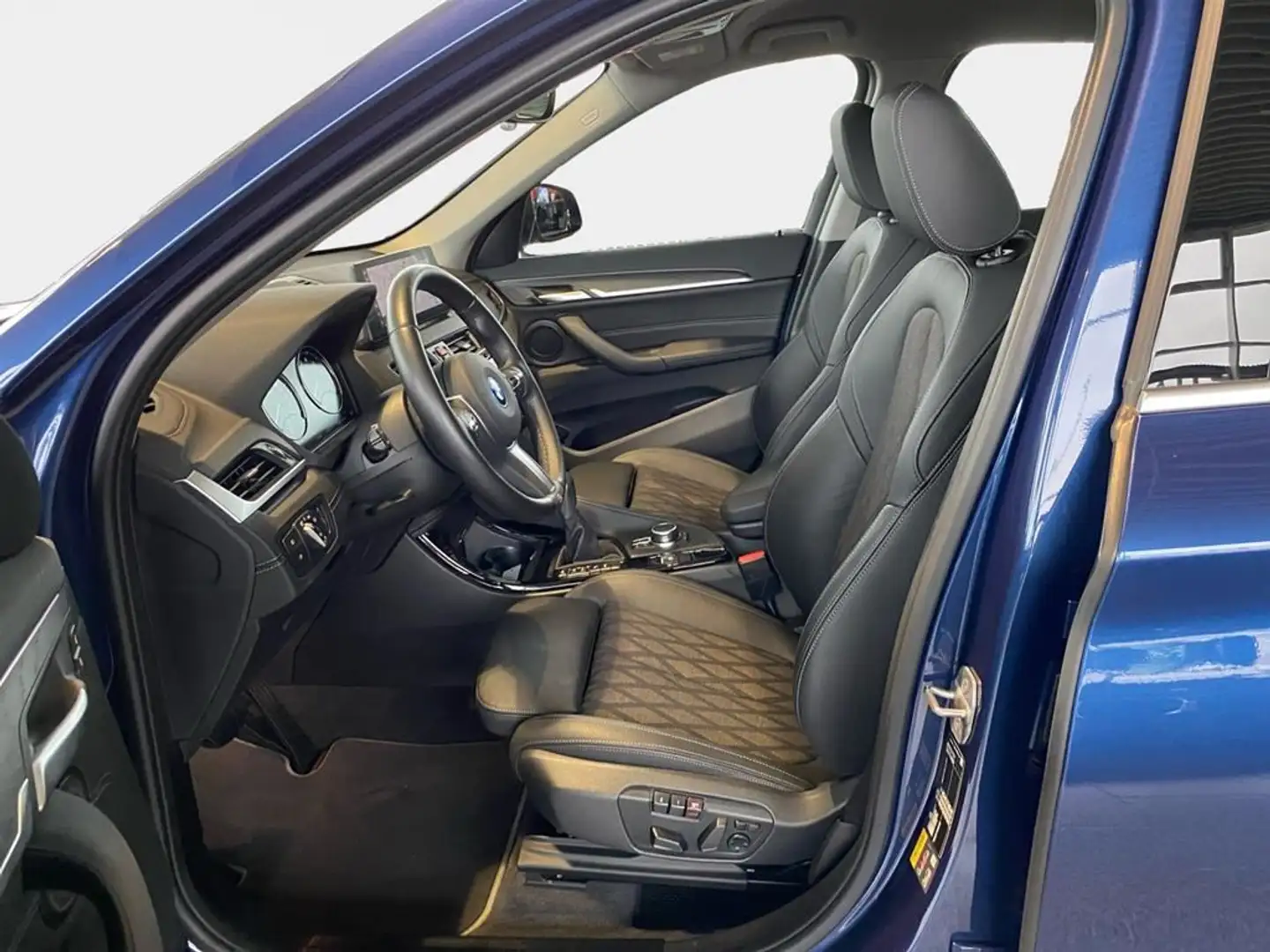 BMW X1 xLine Blau - 1