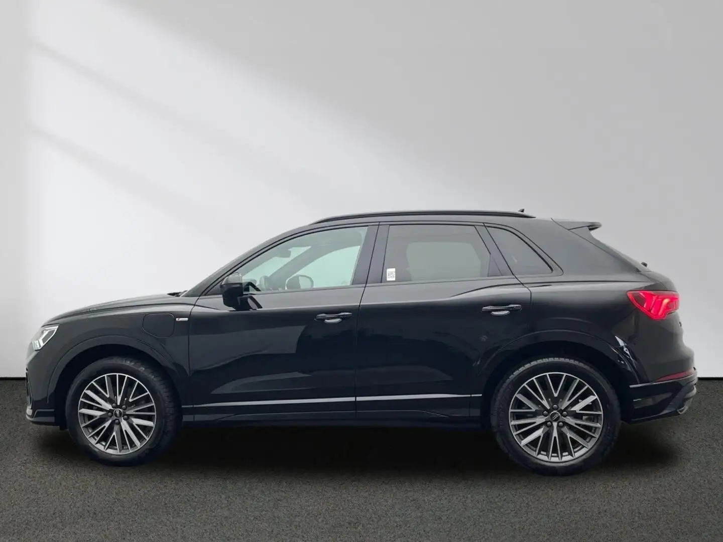 Audi Q3 45 TFSI e S line S tronic MMI LED AHK Sitzh. Noir - 2