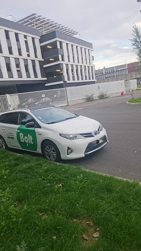 Toyota Auris Hybride 136ch Tendance Business