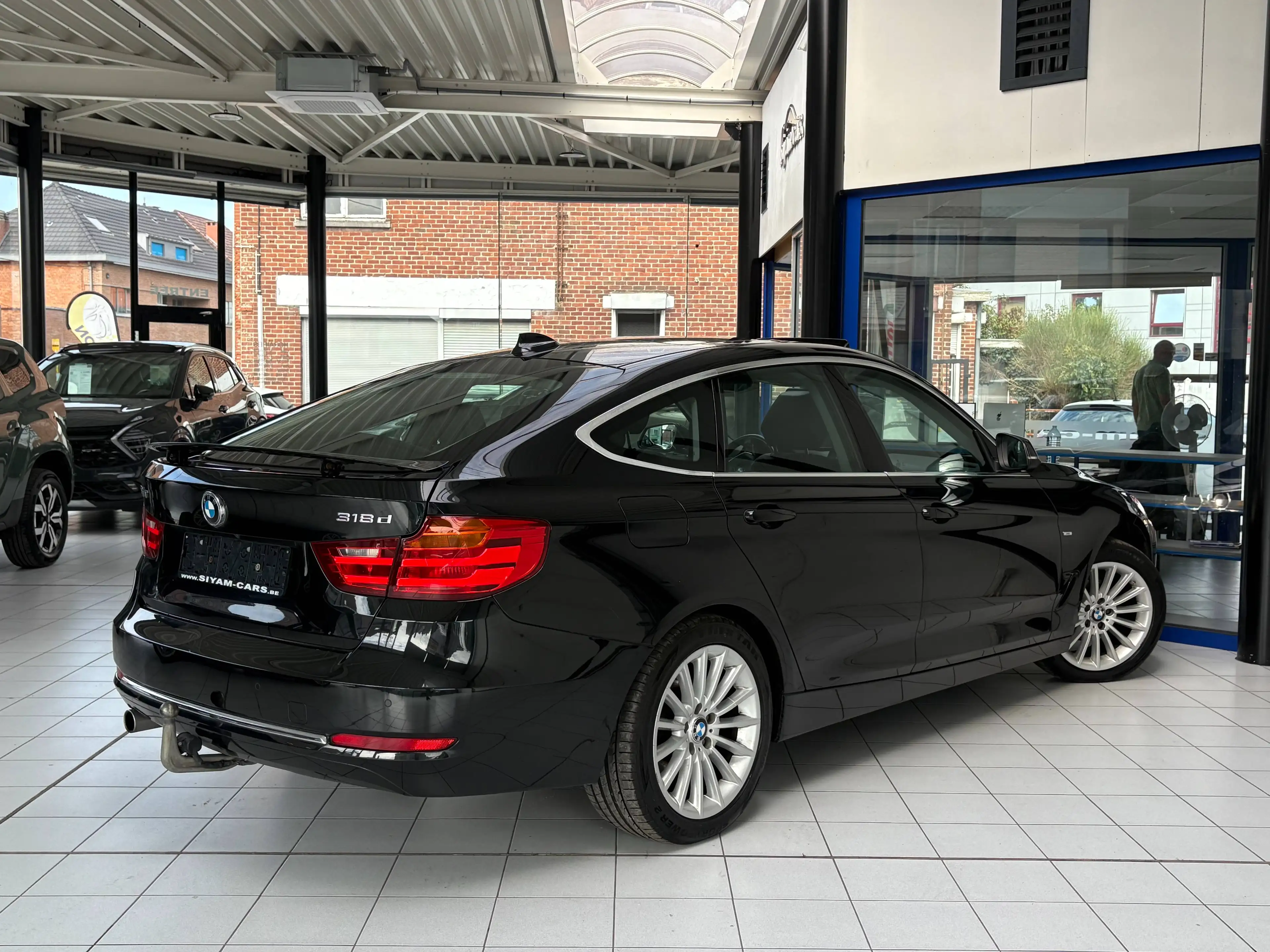 BMW 318 Gran Turismo 318 d *XENON * CUIR * TOIT * GPS * CAMERA * EURO 6 * — photo 5