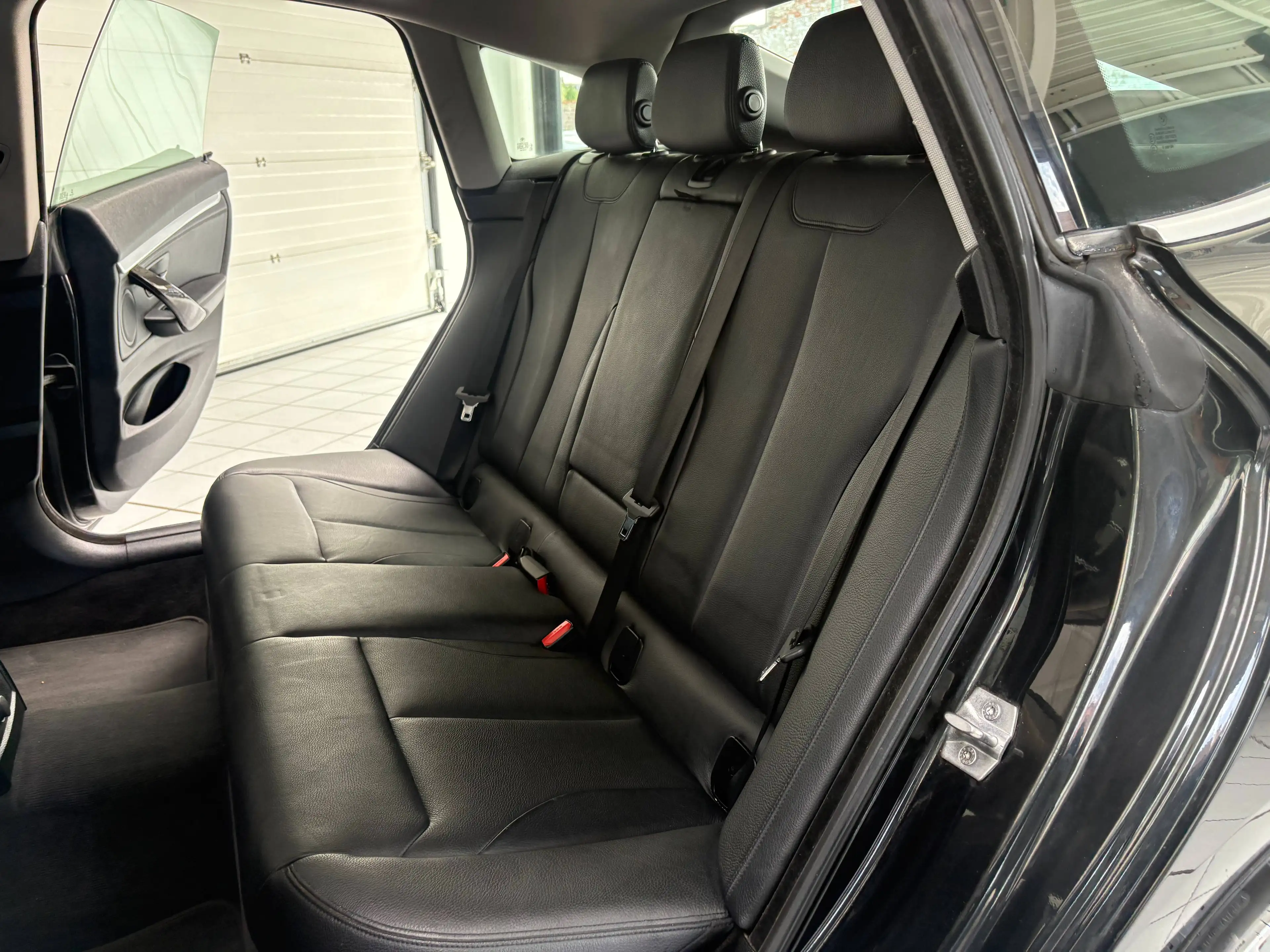 BMW 318 Gran Turismo 318 d *XENON * CUIR * TOIT * GPS * CAMERA * EURO 6 * — photo 10
